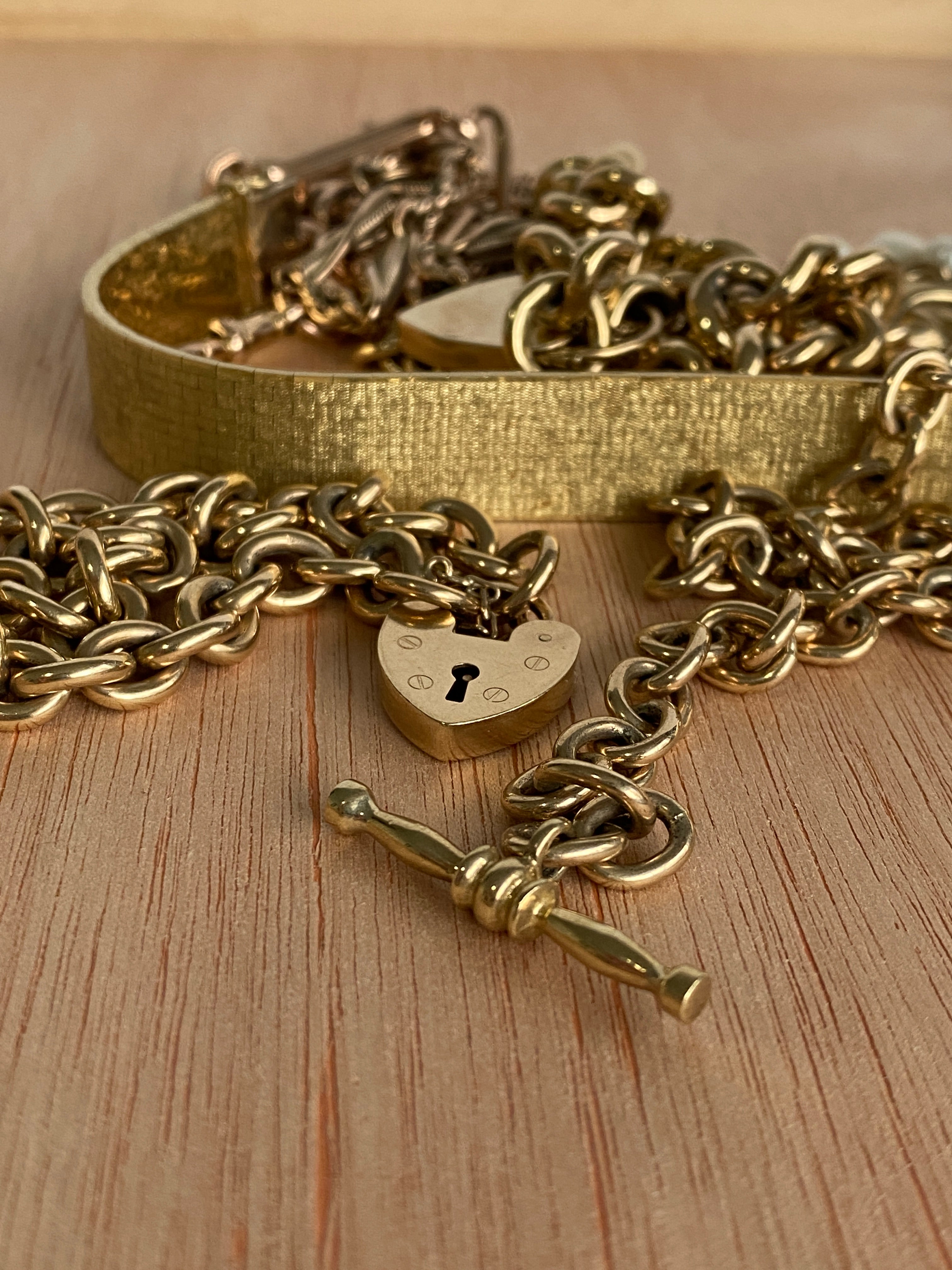 Guide to Cleaning Jewellery