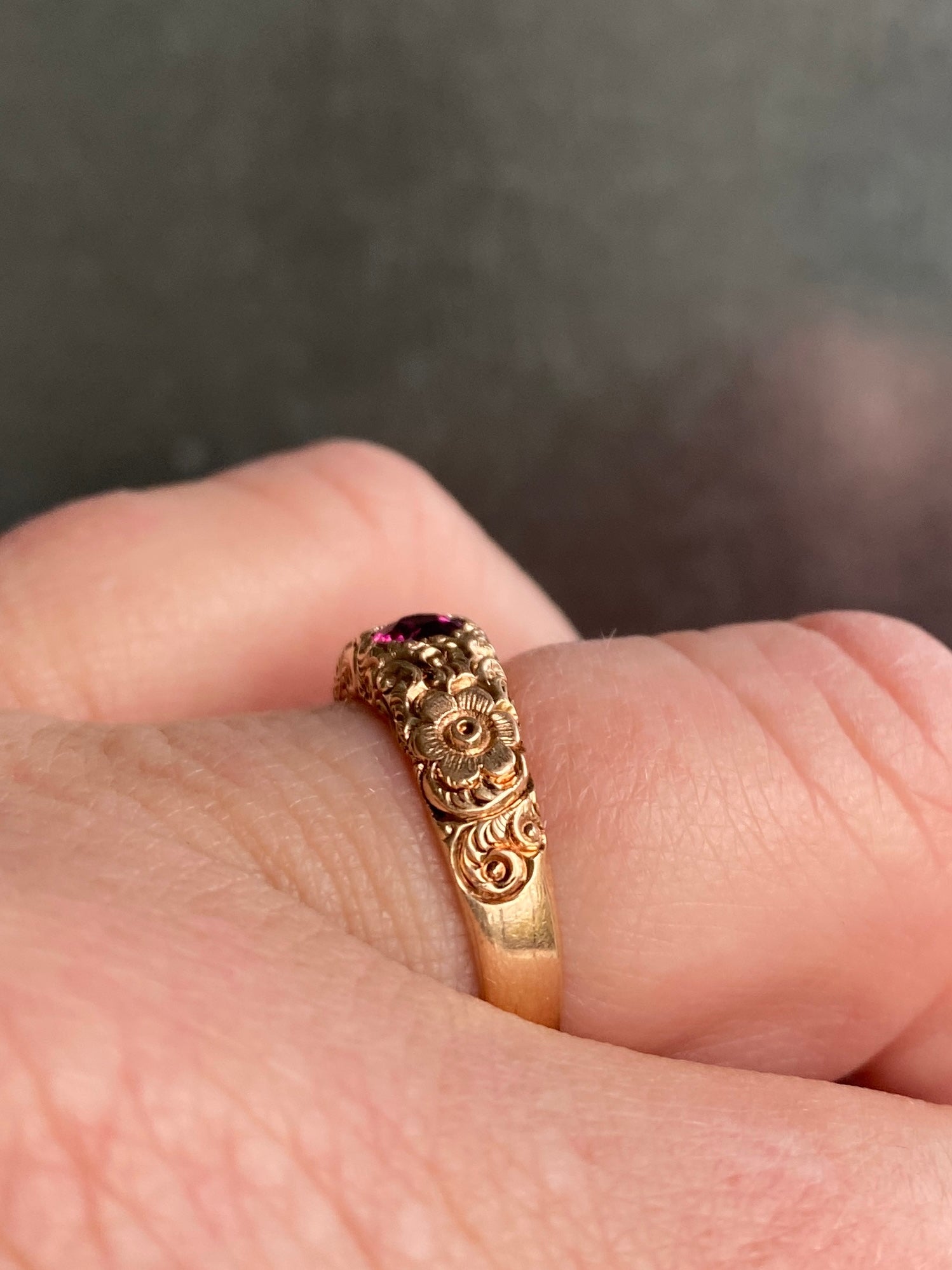 Vintage 9ct Rose Gold Garnet & Rose Cut Diamond Ring