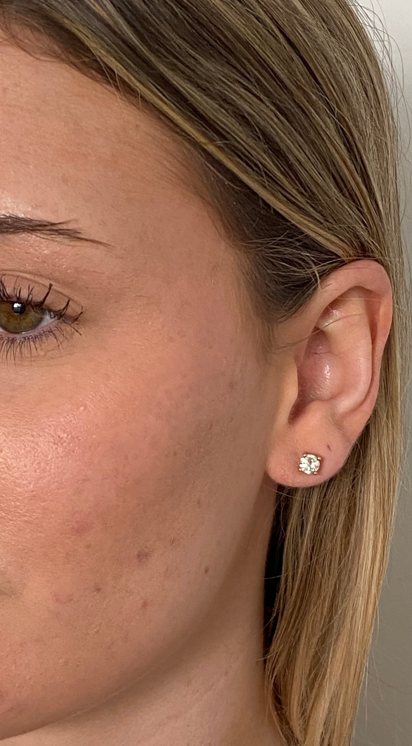 Round Brilliant Cut Diamond Stud Earrings
