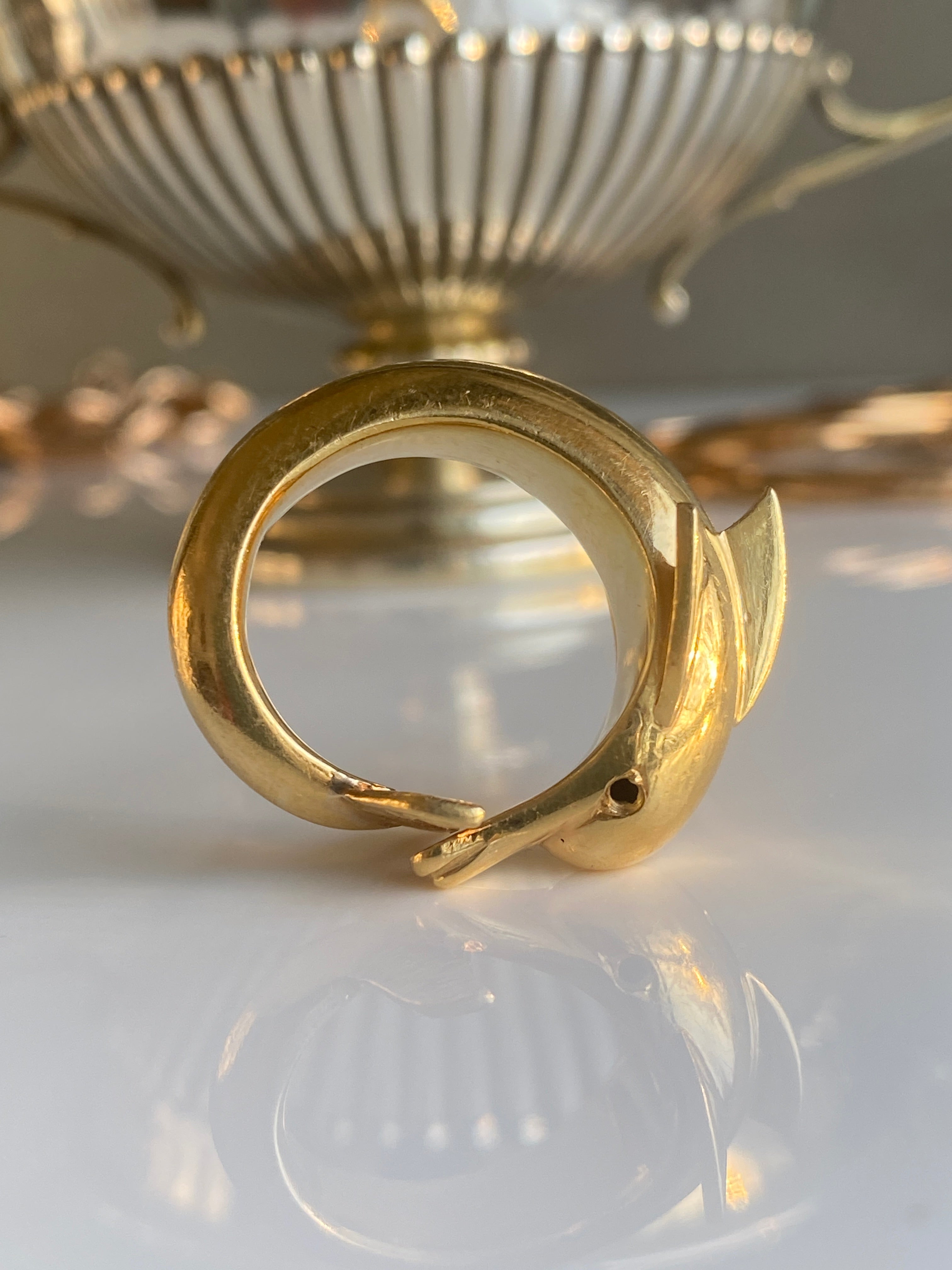 Vintage 18ct yellow Gold Dolphin Ring