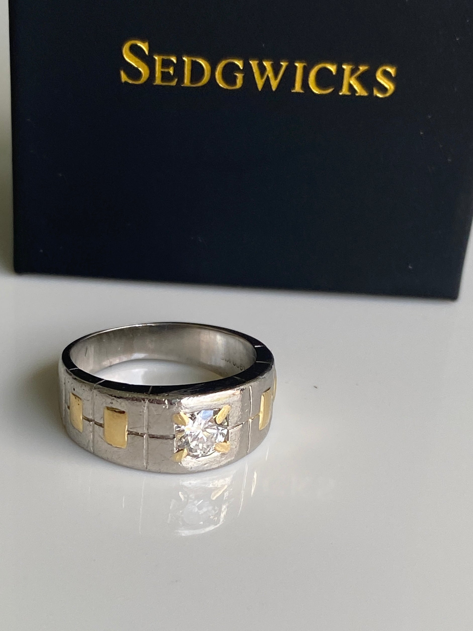 Platinum and 18ct yellow gold 0.50 carat Diamond Band Ring