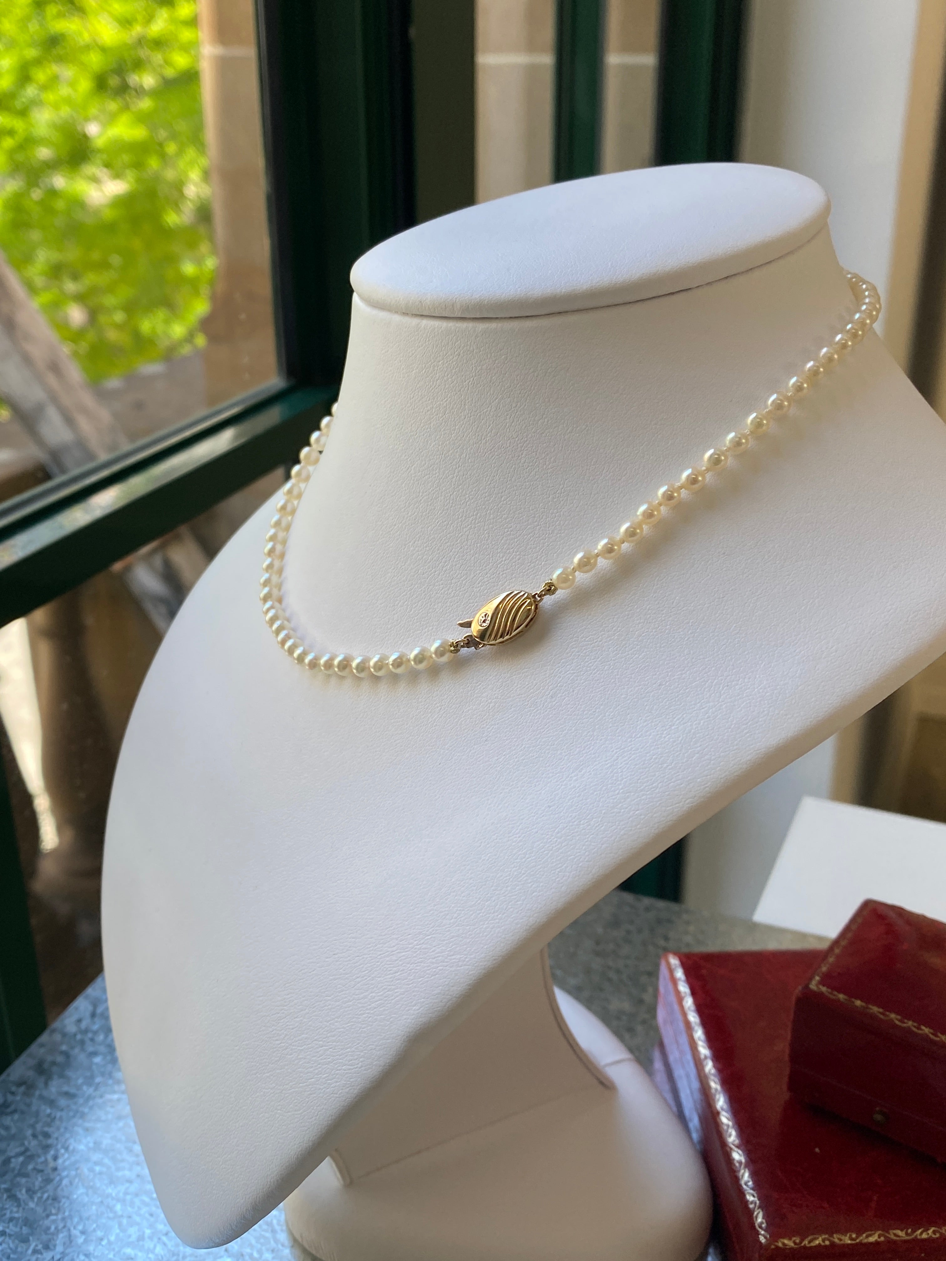 Cultured Akoya Pearl Necklace 9ct gold clasp