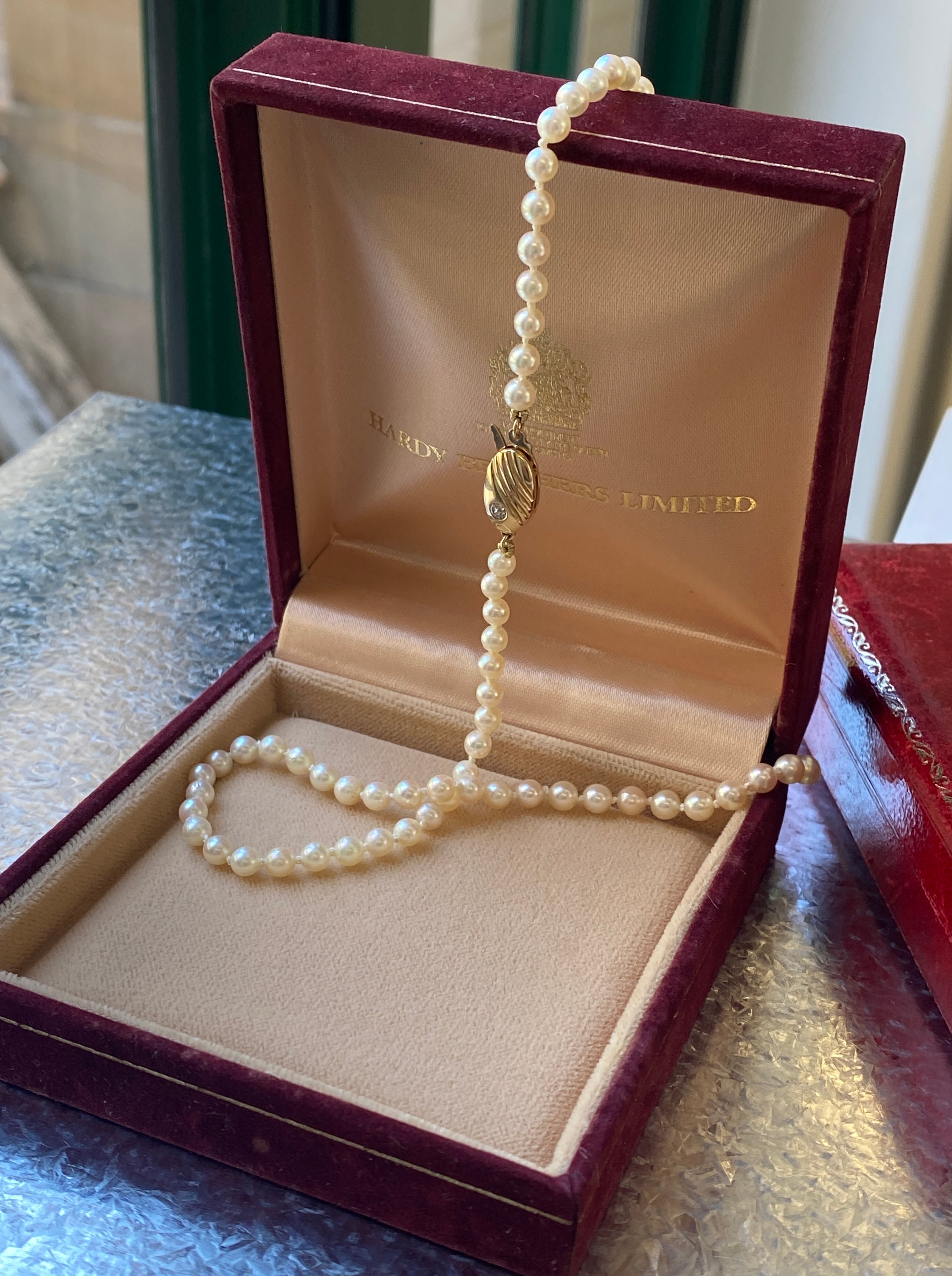 Cultured Akoya Pearl Necklace 9ct gold clasp