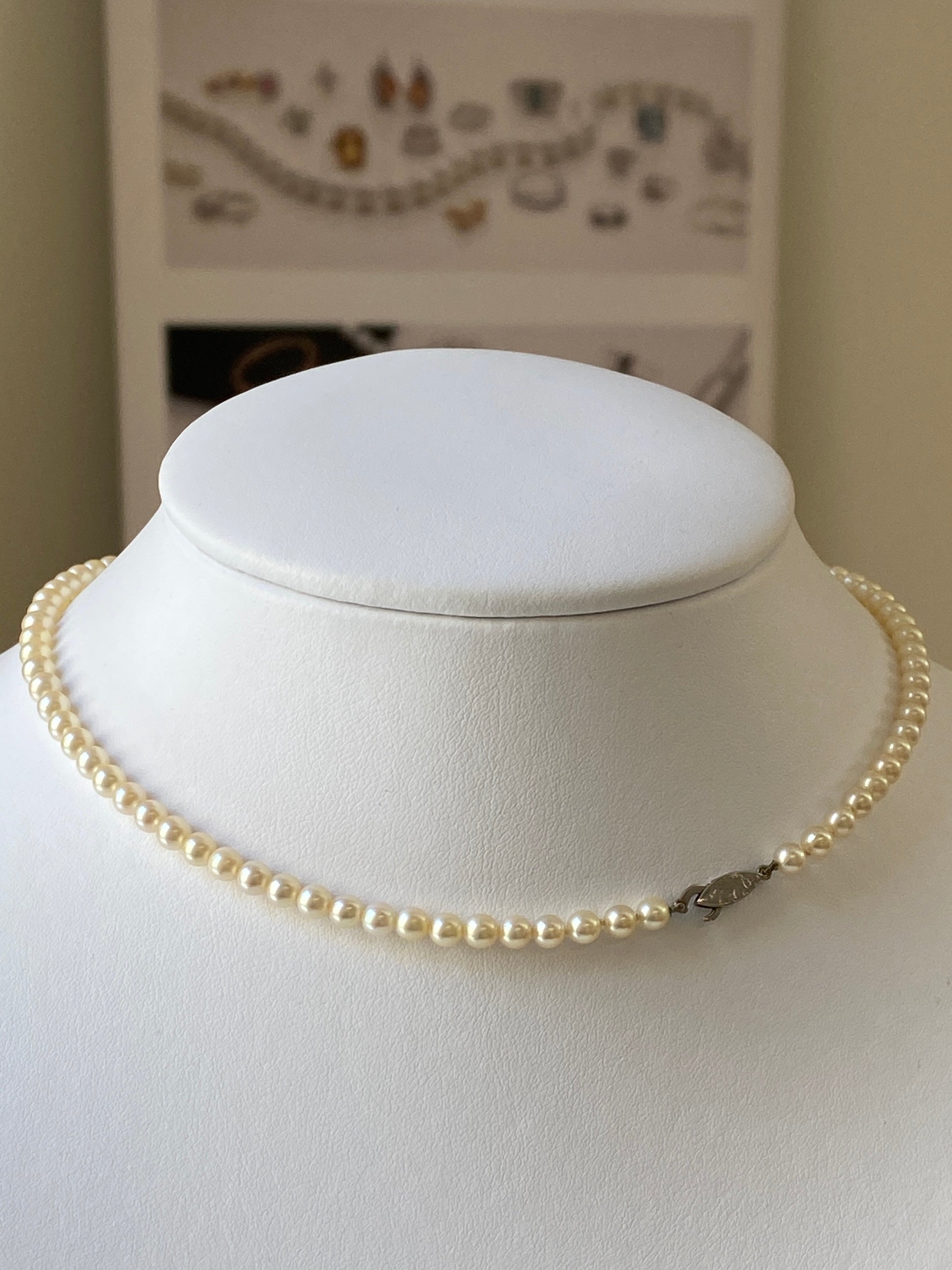 Cultured Akoya Pearl Necklace 9ct white gold clasp