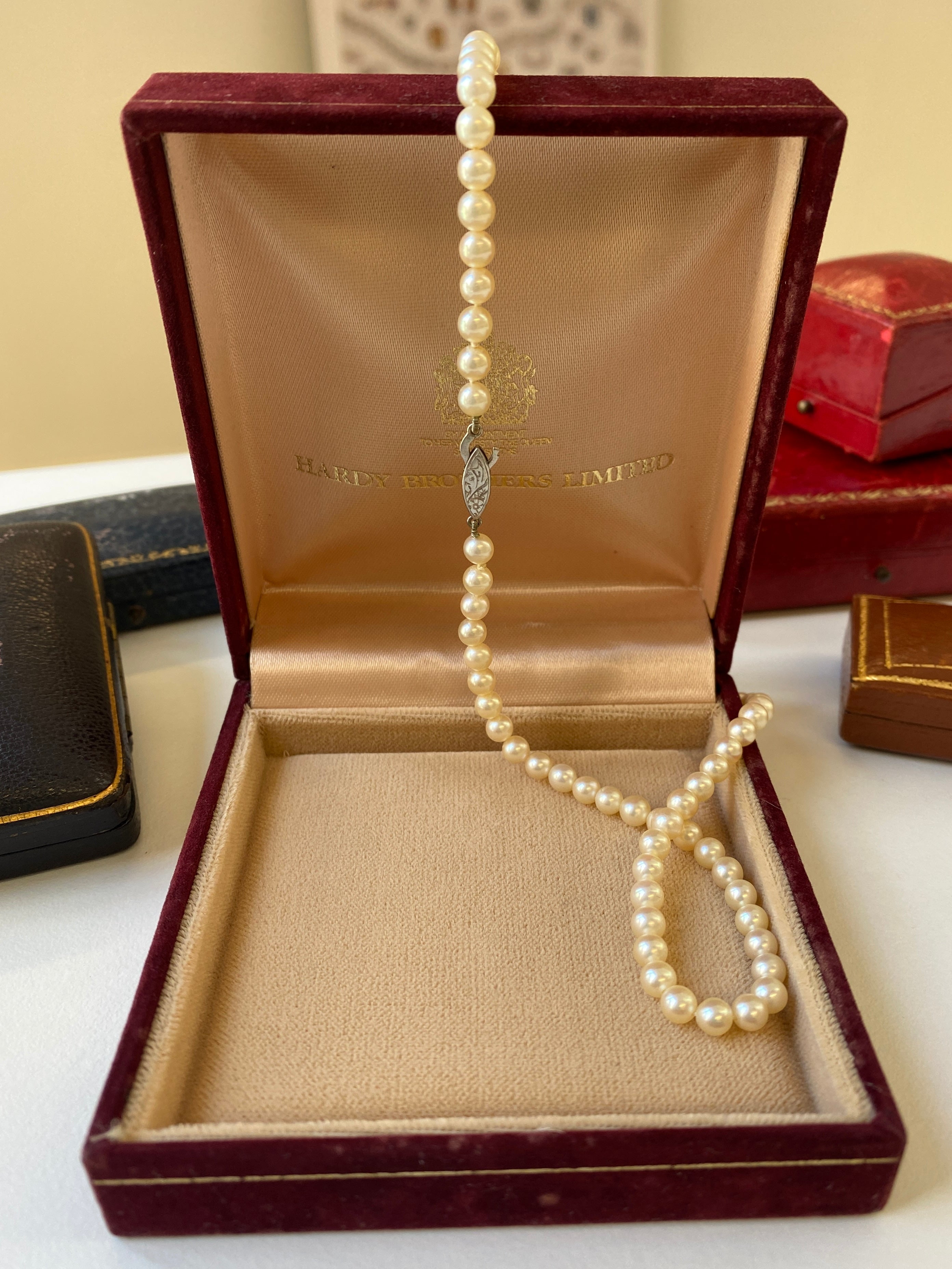 Cultured Akoya Pearl Necklace 9ct white gold clasp