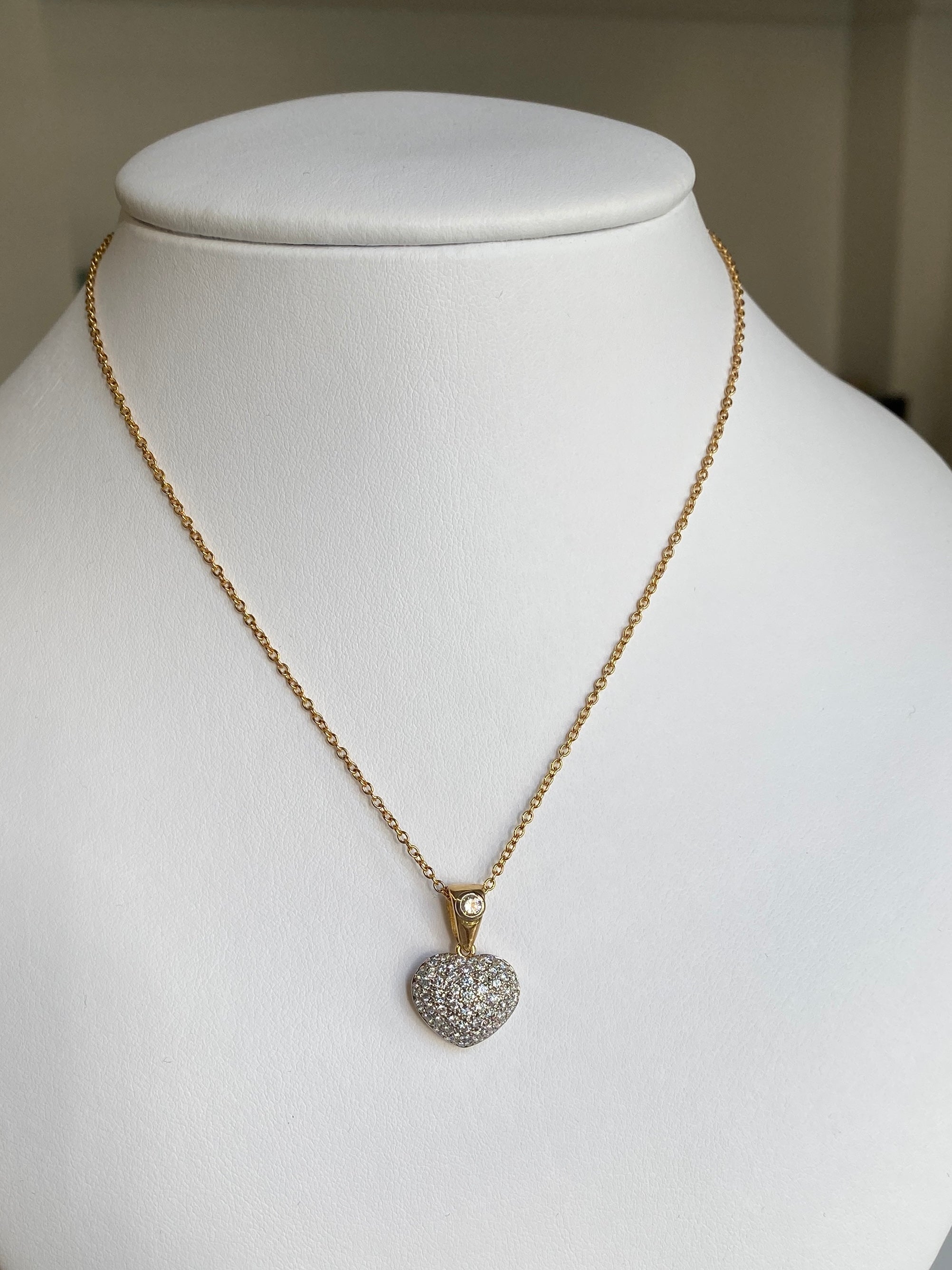 Modern 18ct gold Diamond Heart Pendant