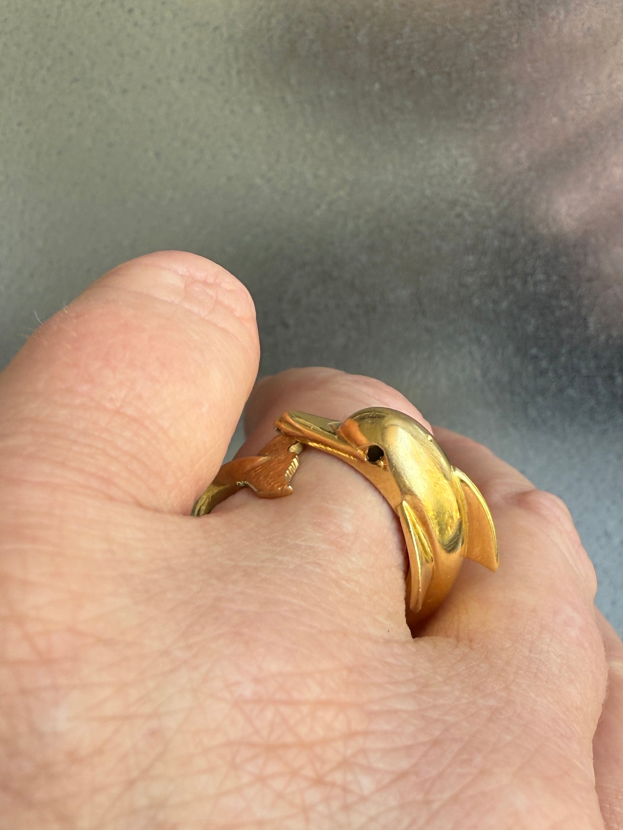 Vintage 18ct yellow Gold Dolphin Ring