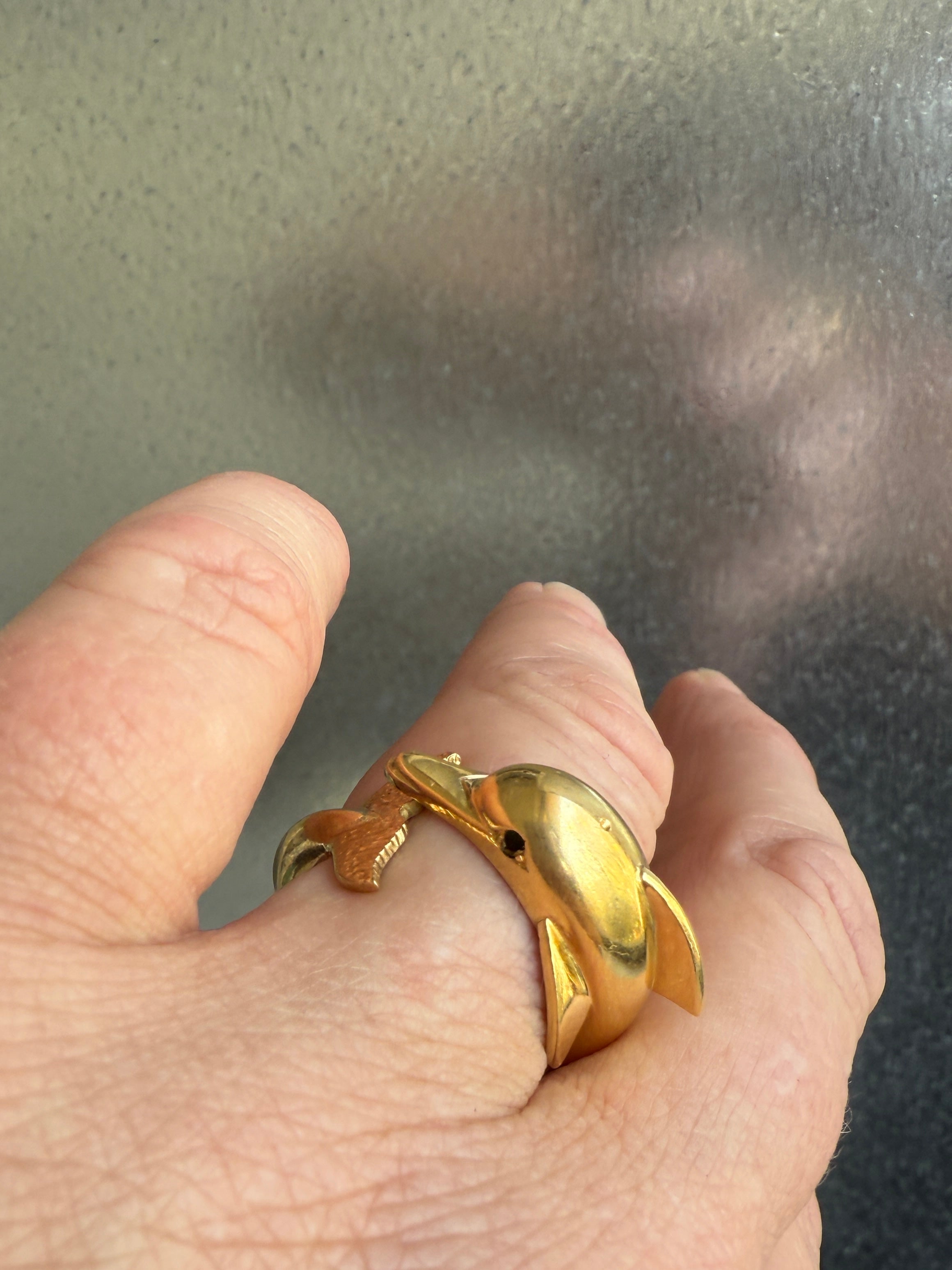 Vintage 18ct yellow Gold Dolphin Ring