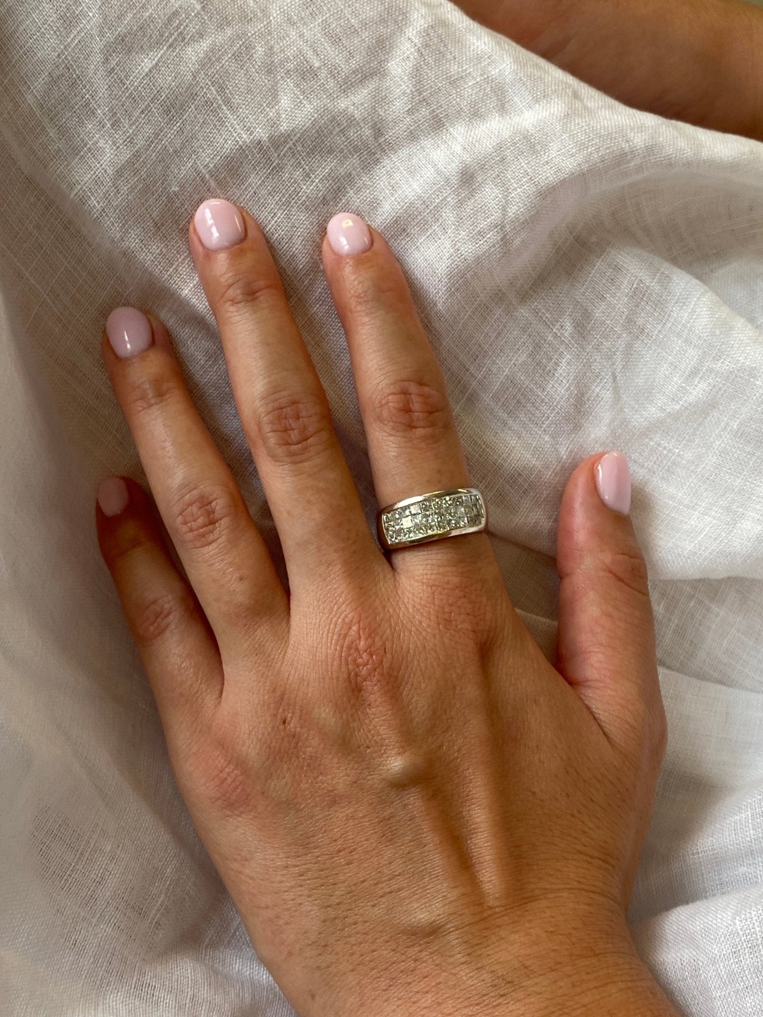 Vintage 18ct white gold Princess Cut Diamond Band Ring