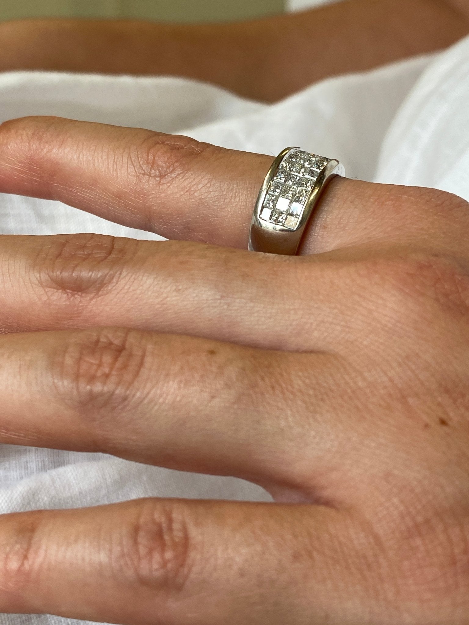 Vintage 18ct white gold Princess Cut Diamond Band Ring