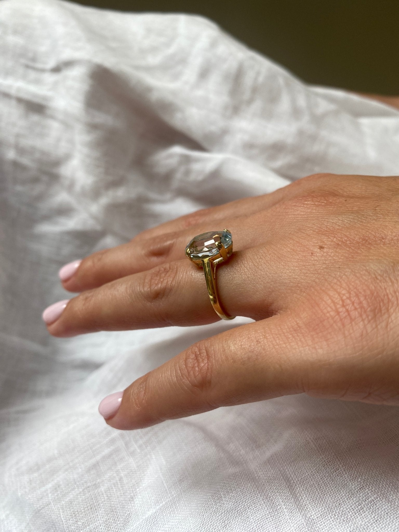 18ct Vintage Topaz Cocktail Ring