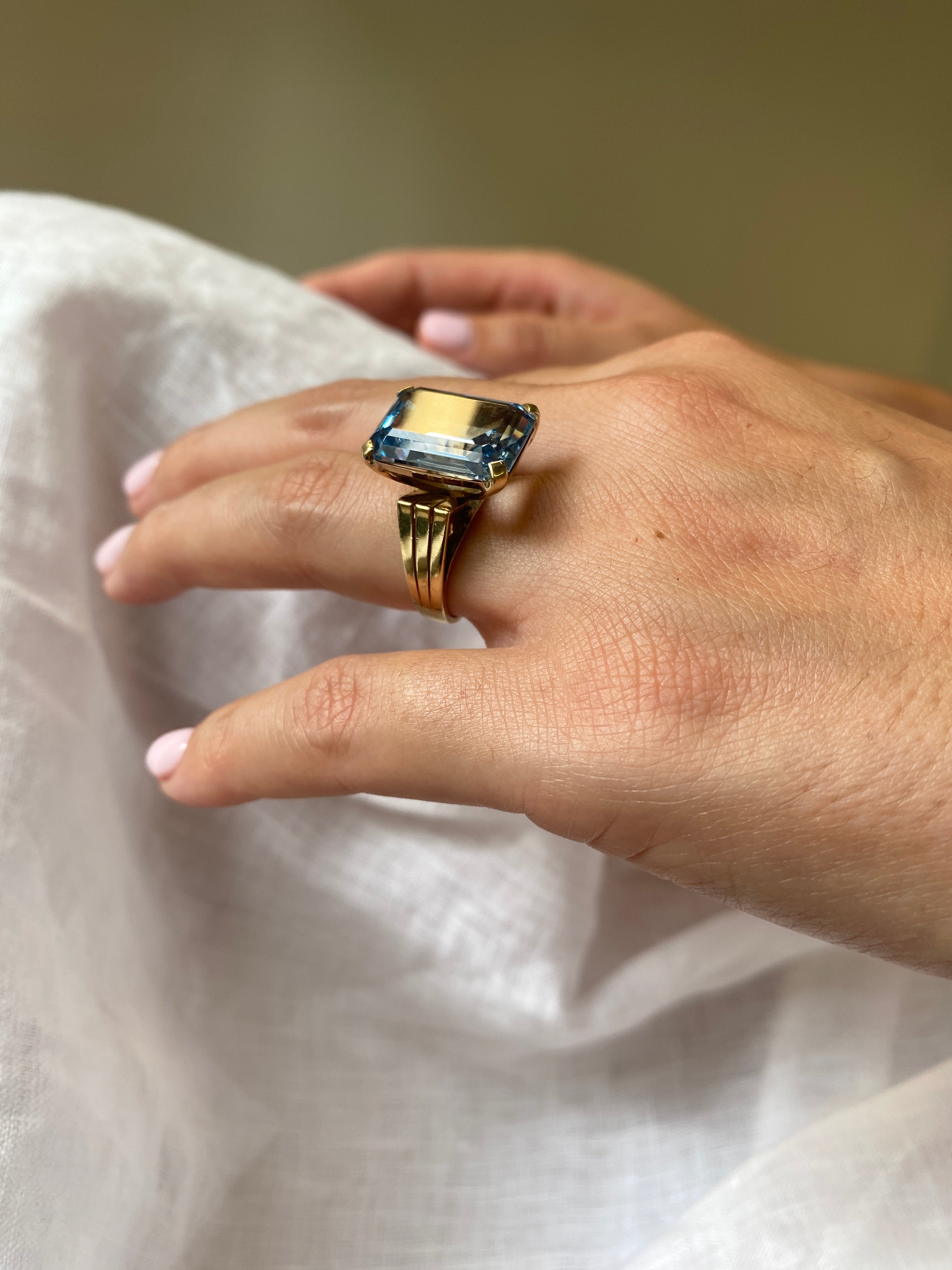 14k Mid-Century Syn Spinel Cocktail Ring, 1960s