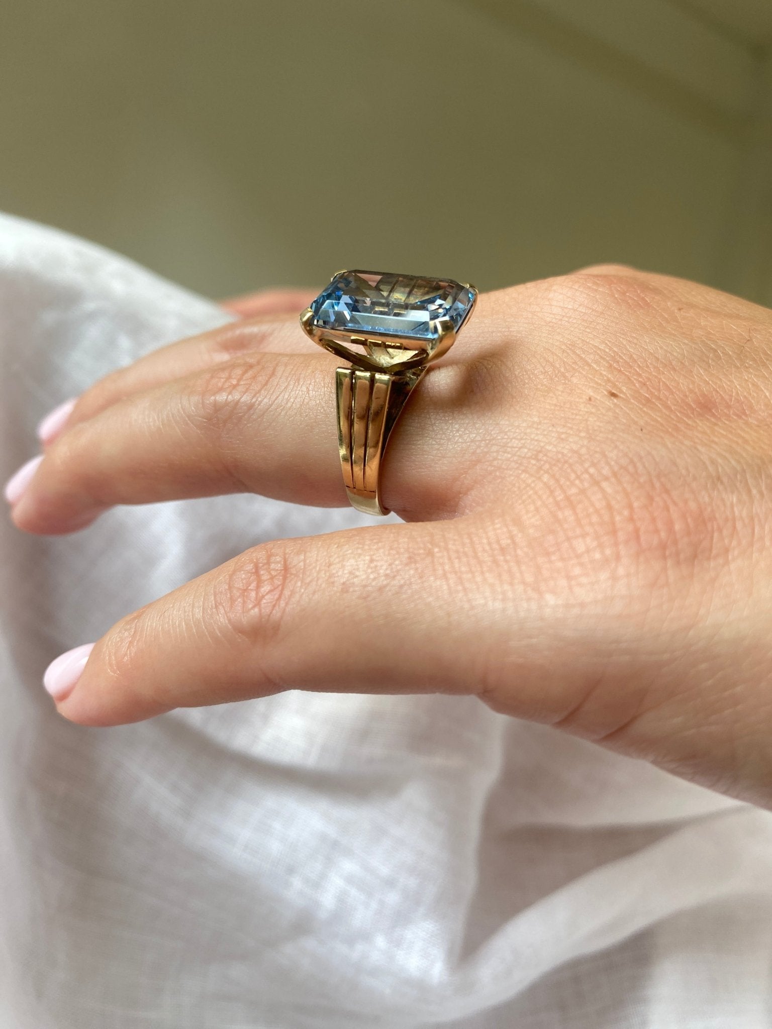 14k Mid-Century Syn Spinel Cocktail Ring, 1960s
