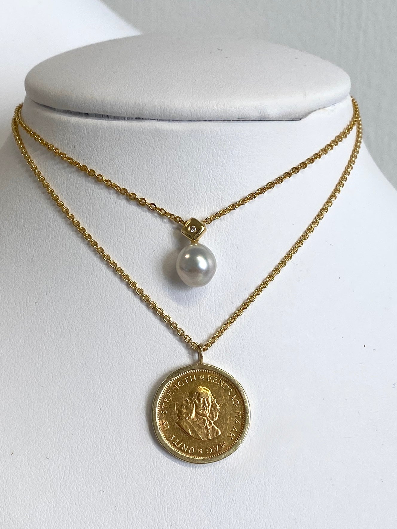 Modern Cultured Pearl & Diamond Pendant