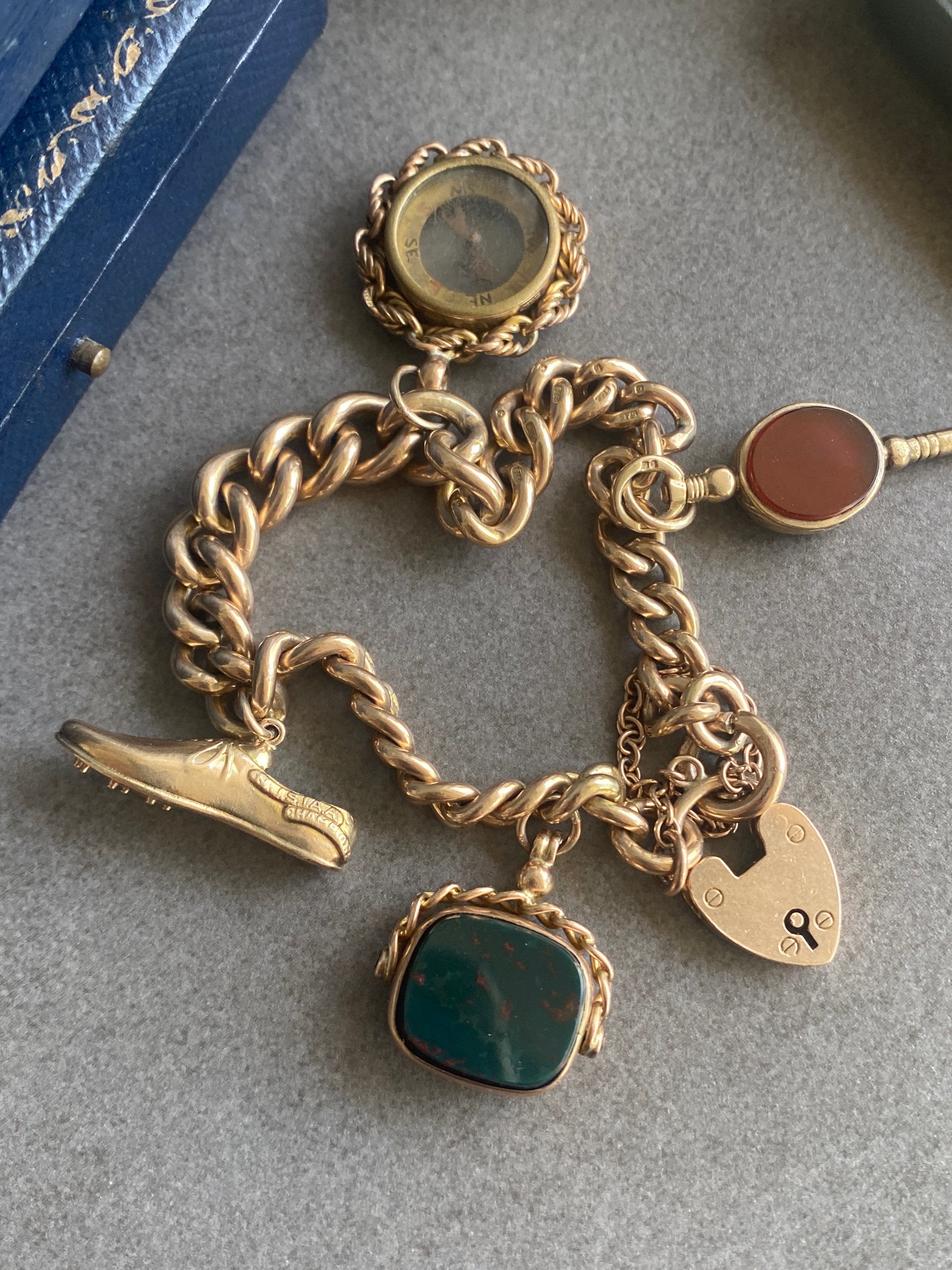 Antique Gold Curblink Heart-shaped Padlock Charm Bracelet