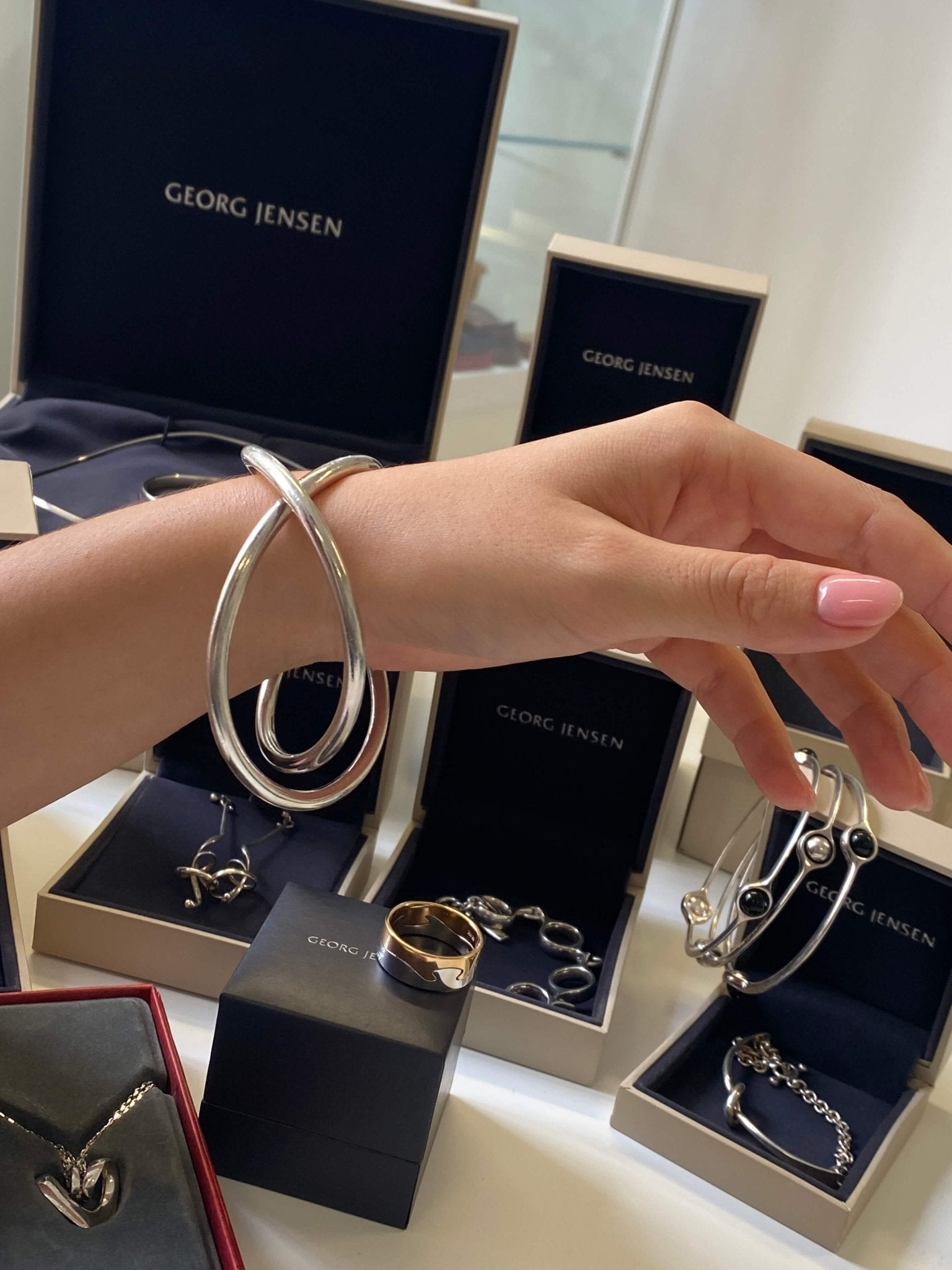 Vintage Silver 'Alliance' or 'Swing' Bangle, Georg Jensen. Pattern number 12396/2. Designed by Allan Scharff for Georg Jensen.