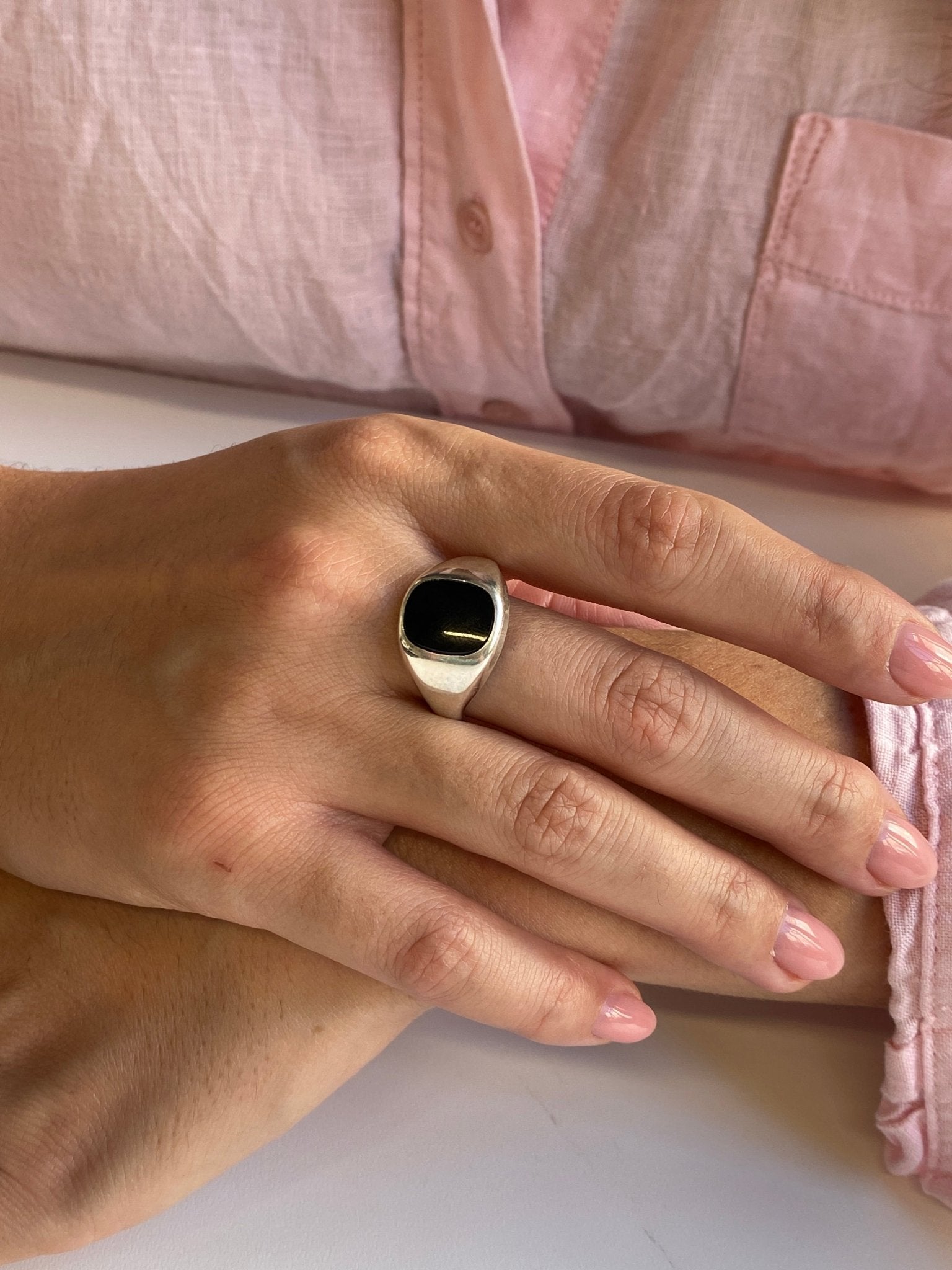 Vintage Onyx and Sterling Silver Signet Ring, of a plain polished design.