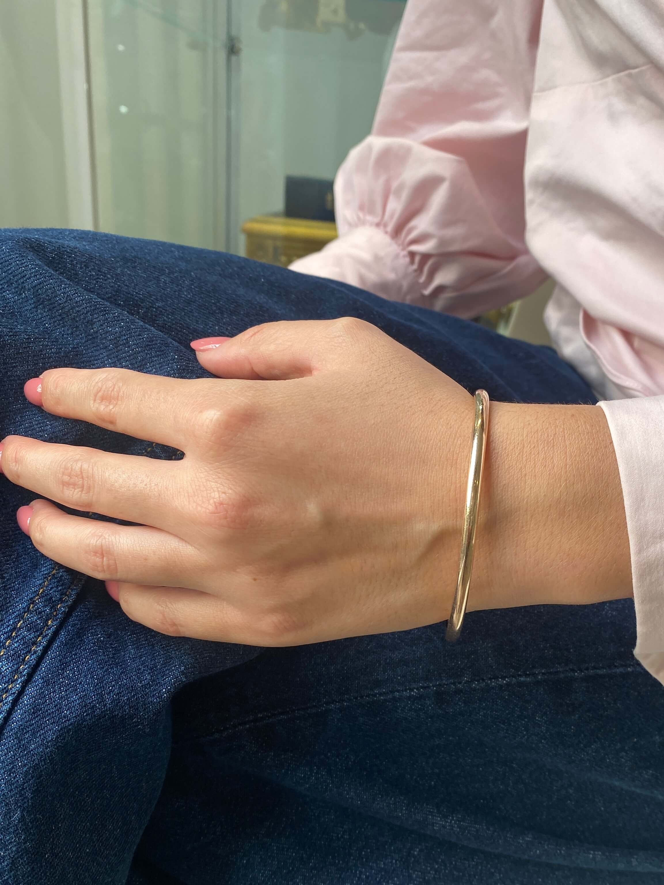 Antique Solid 9ct Rose Gold Bangle. Weight 28.3 grams