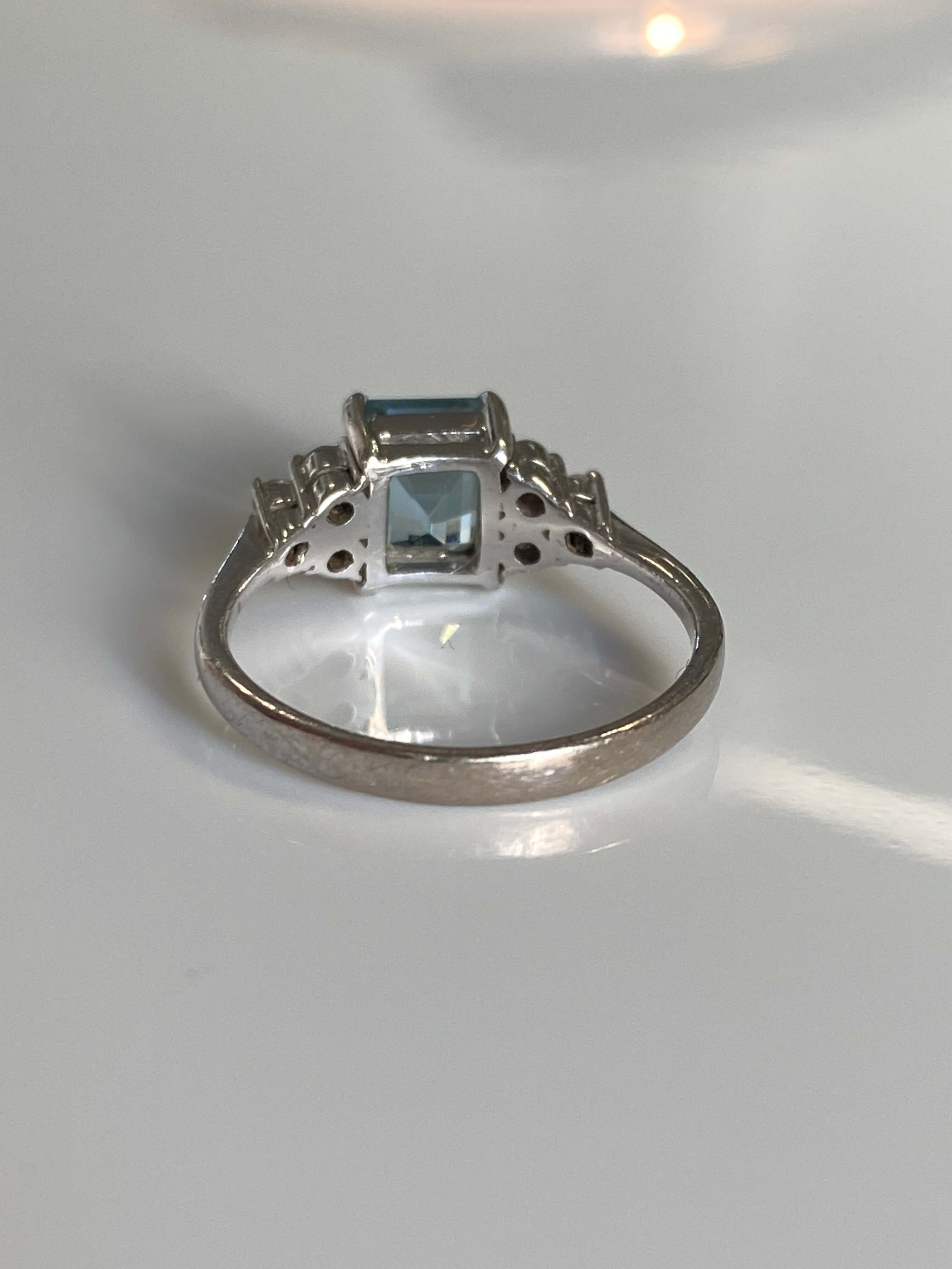 1.8 carat Aquamarine & Diamond Ring in 14ct white gold