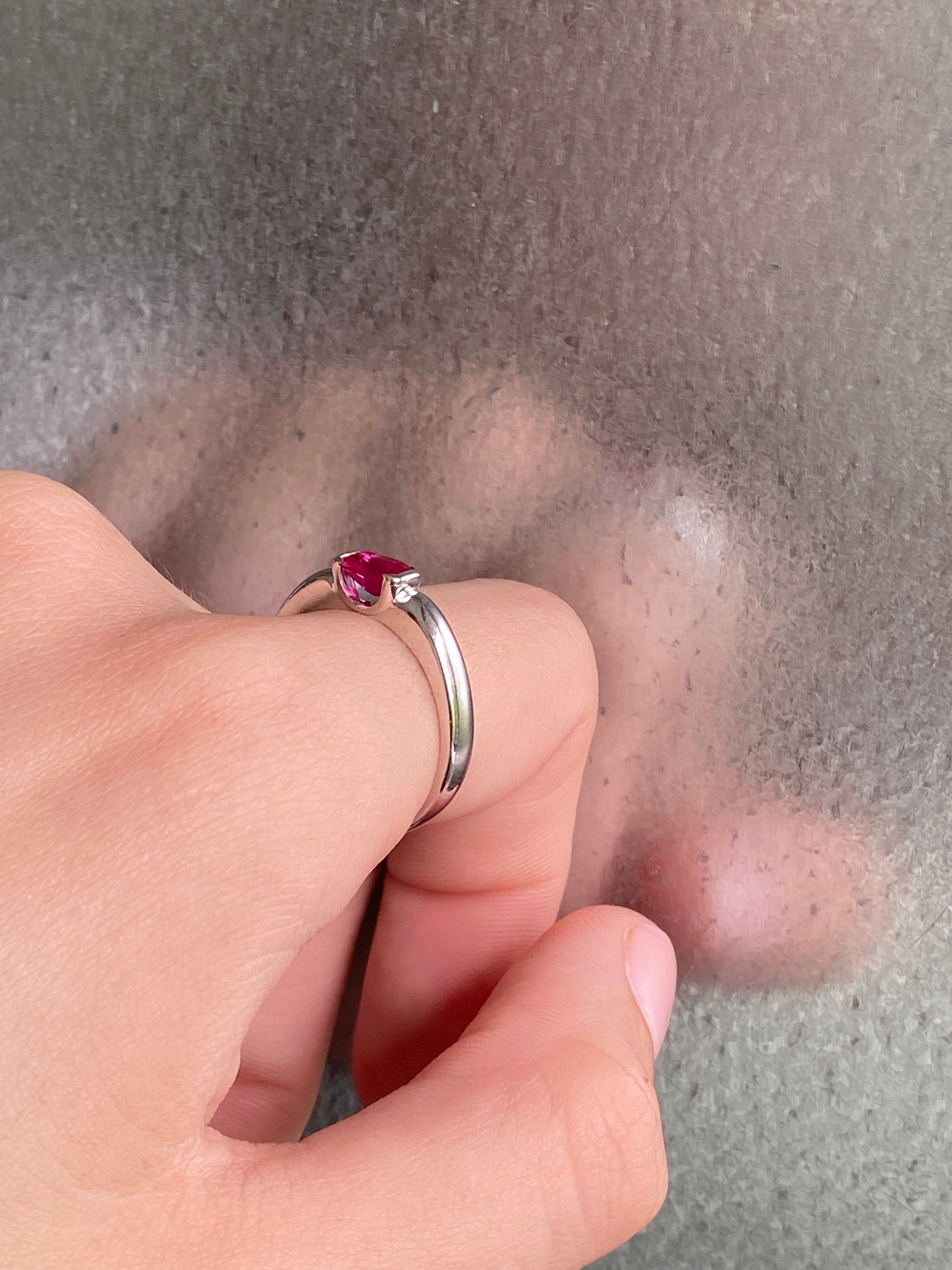 18ct white gold 0.84 carat ruby ring