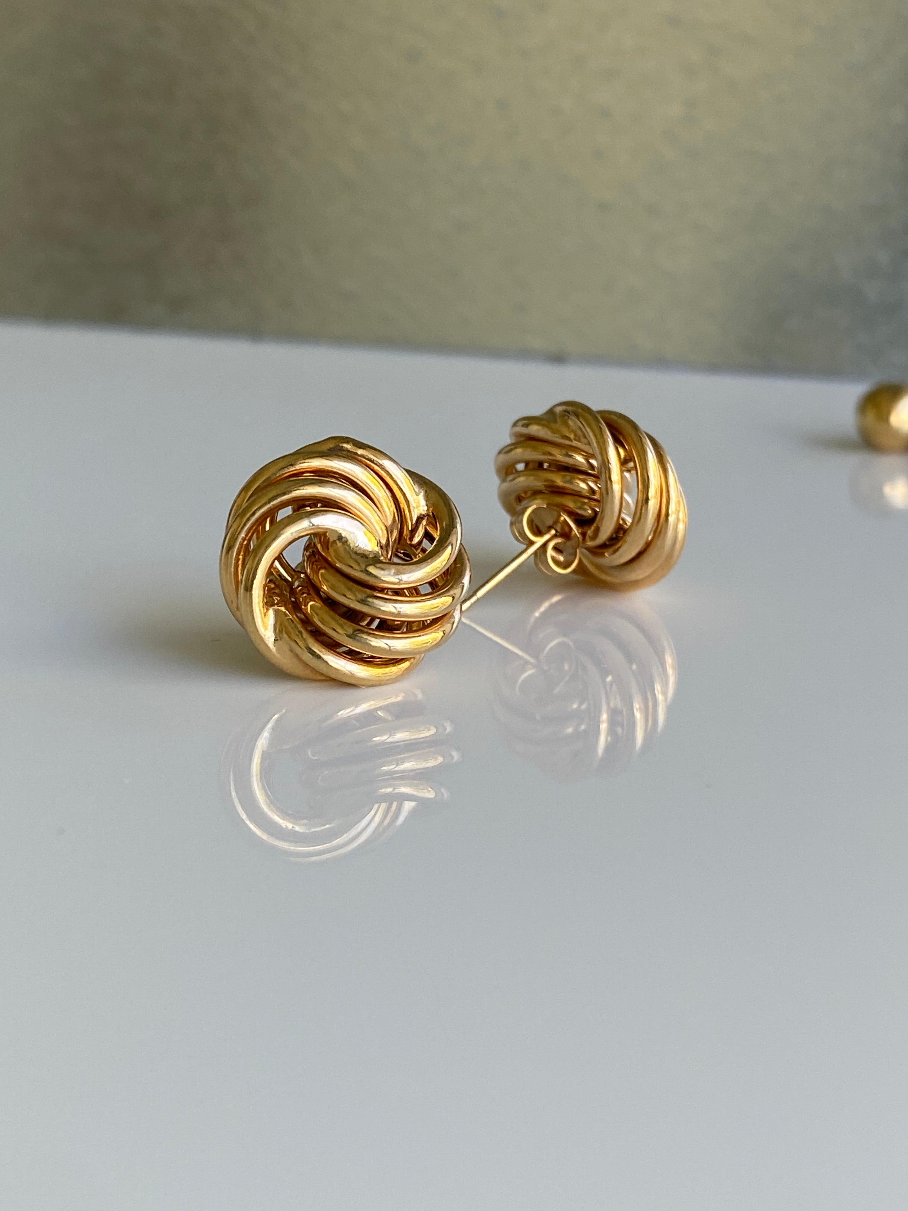 Vintage 9ct yellow gold Knot Earrings