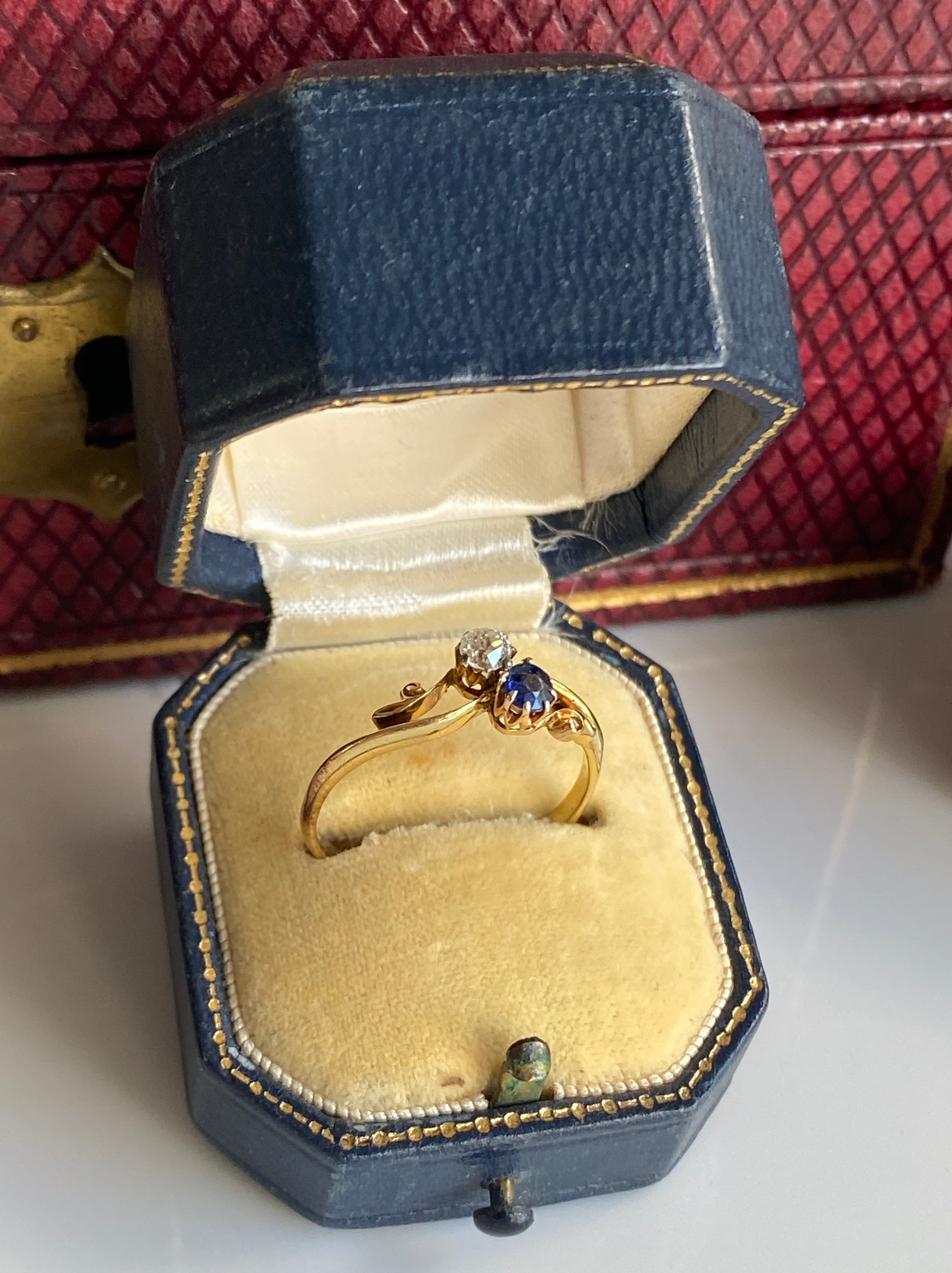 Antique Sapphire & Diamond 'Toi et Moi' Ring