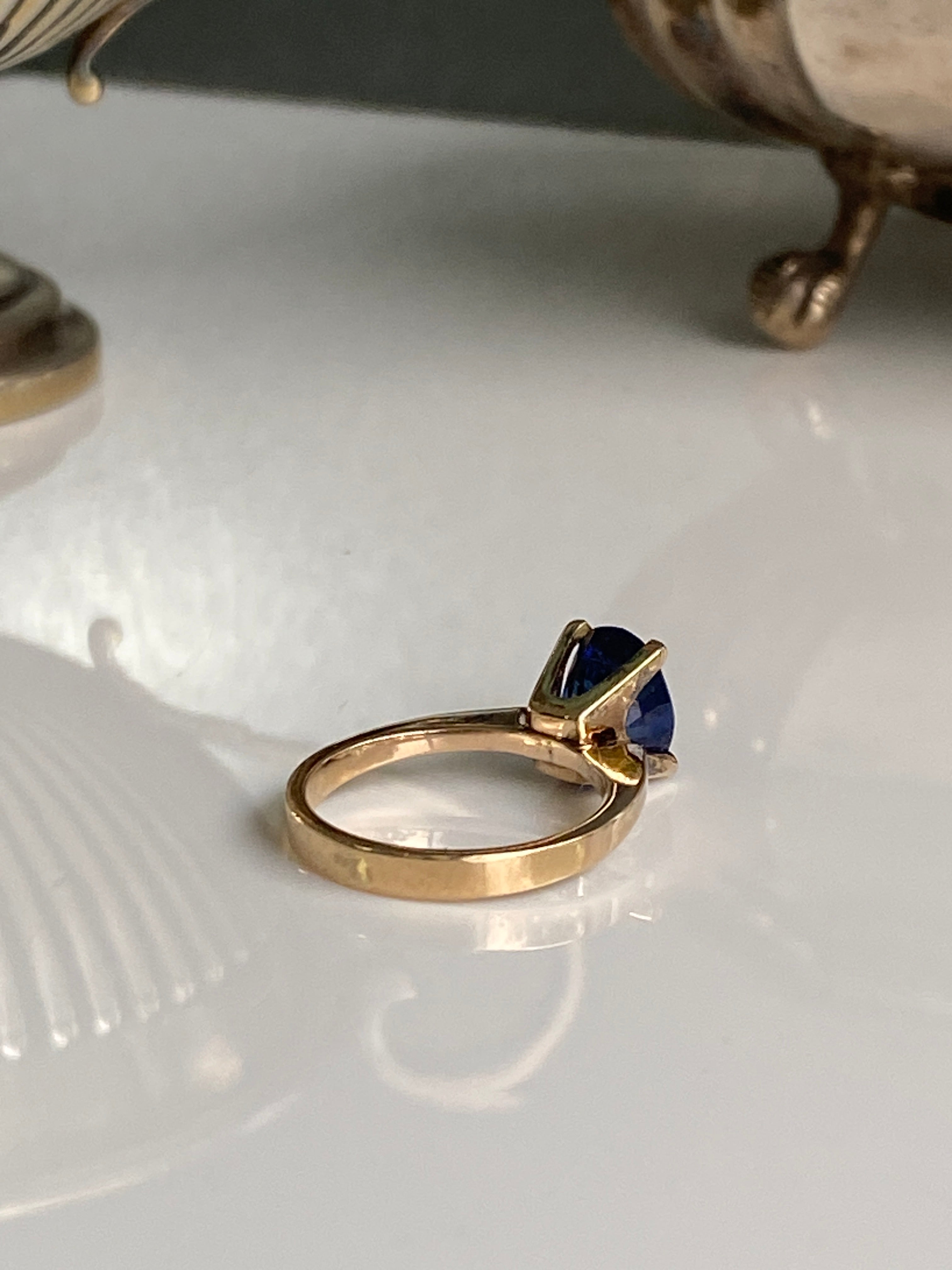 Vintage Solitaire Sapphire Ring