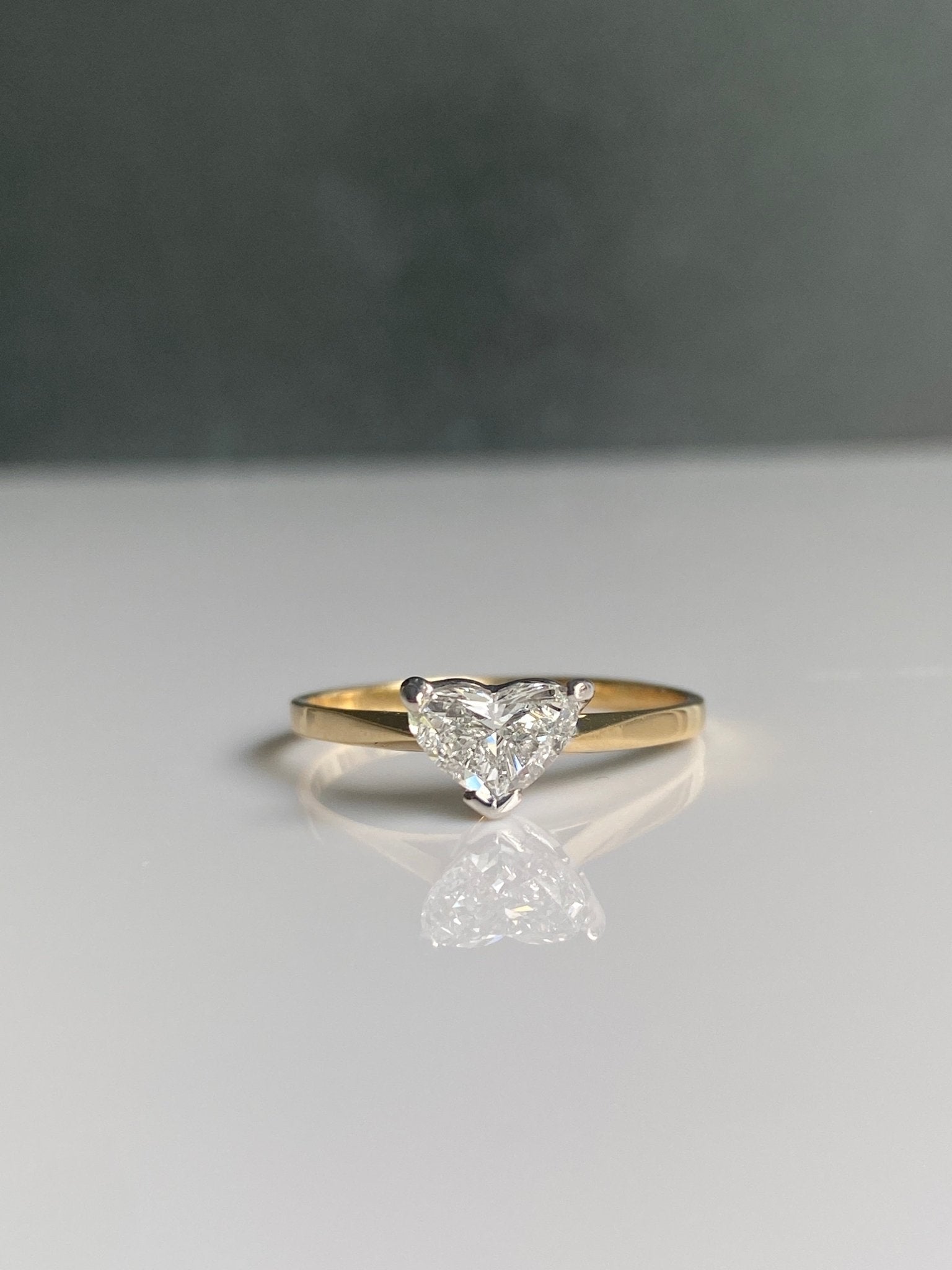 18ct Heart-Shaped Diamond Engagement Ring