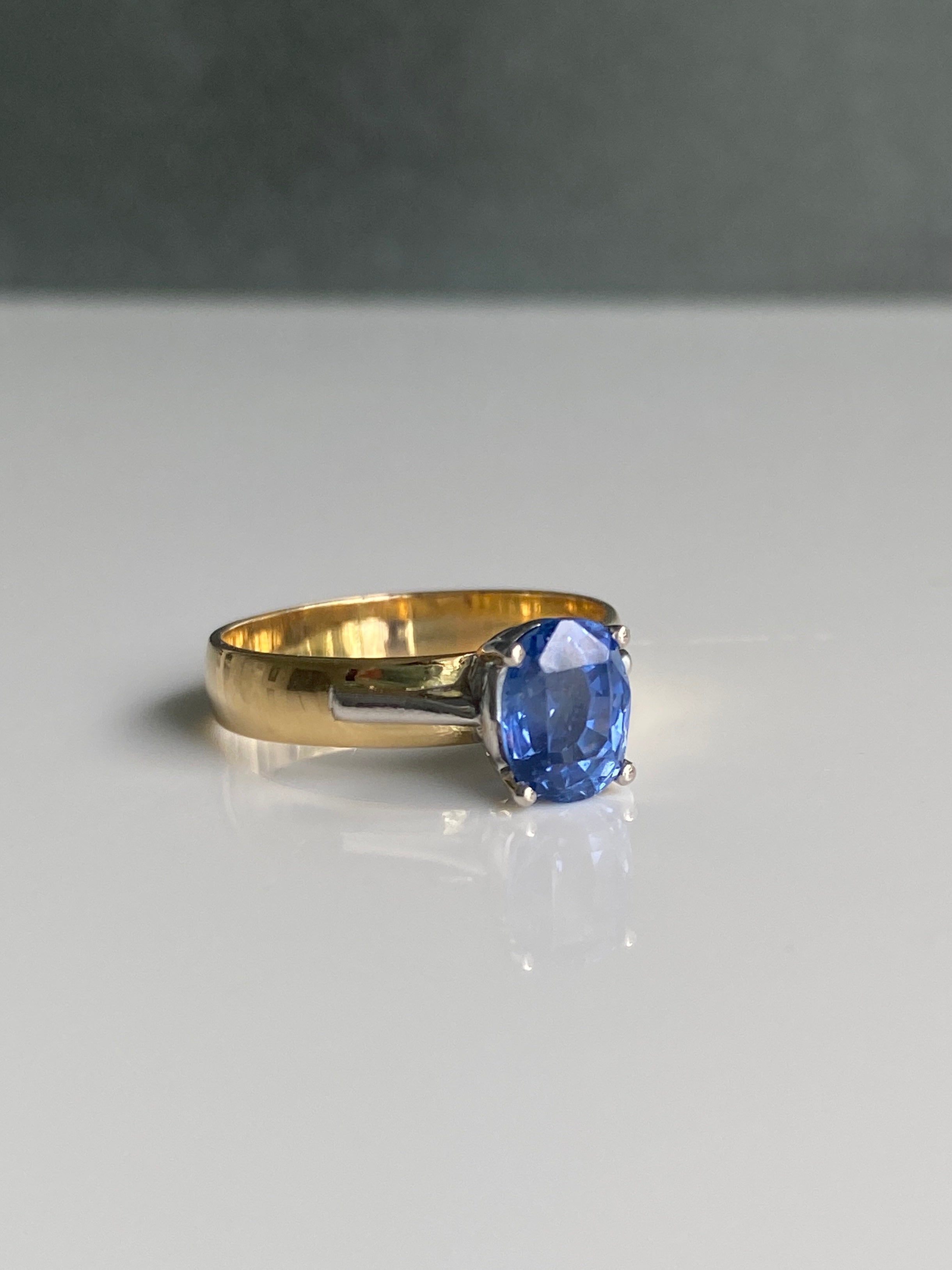 18ct Vintage Sapphire Ring, 1960s