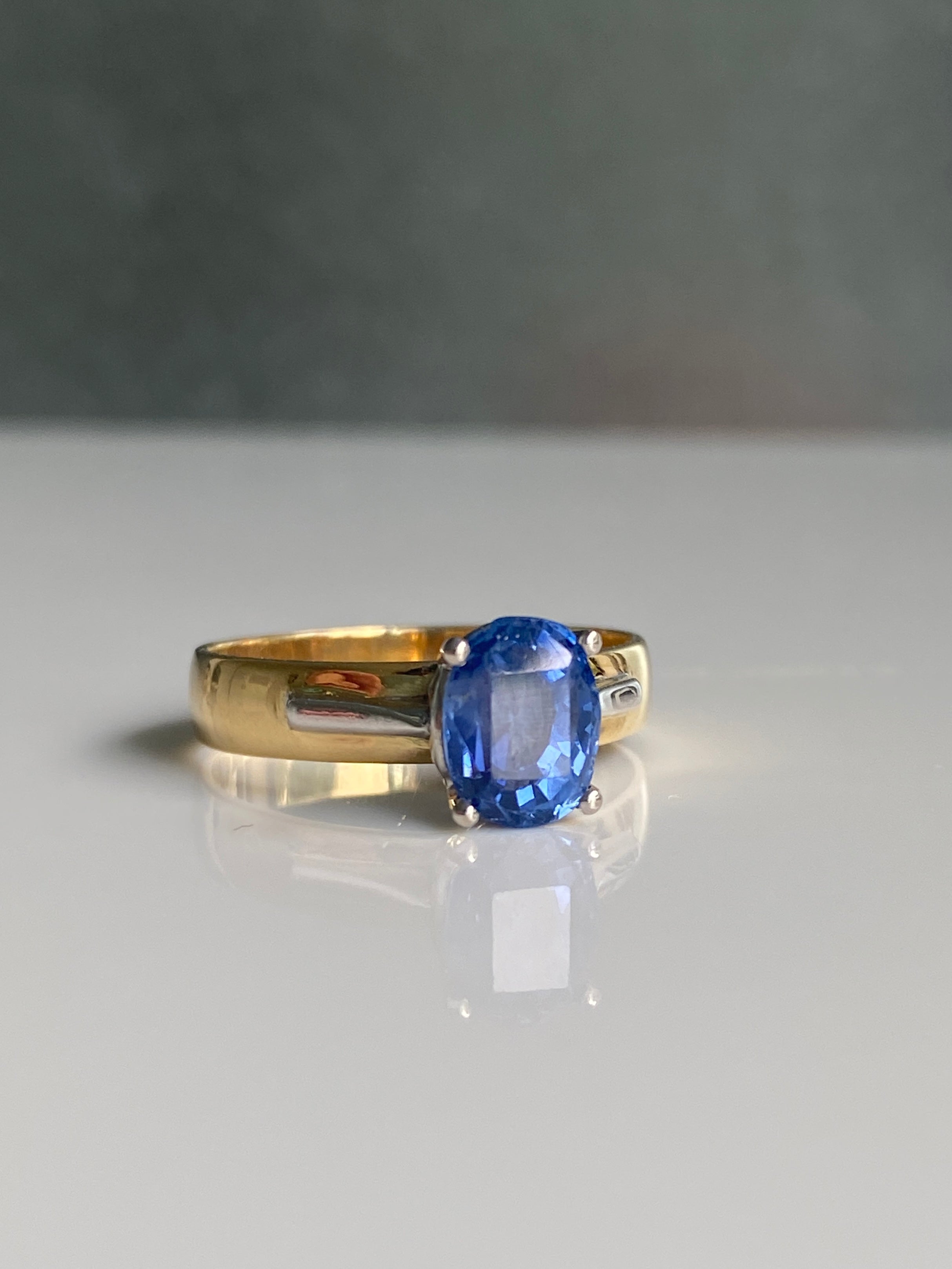 18ct Vintage Sapphire Ring, 1960s