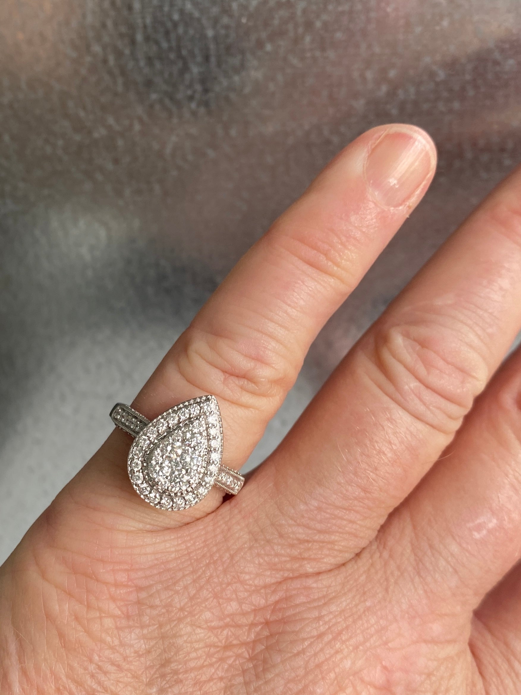 18ct Pear-Shaped Diamond Cluster Ring