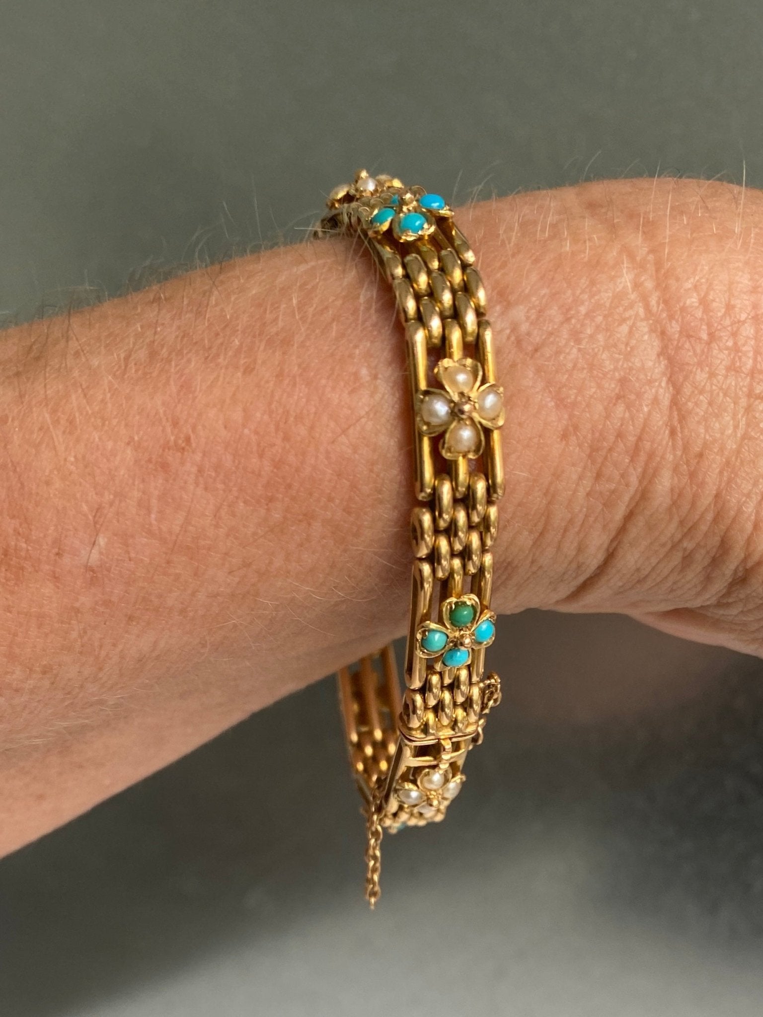 15ct yellow gold Antique Victorian Turquoise & Seed Pearl Bracelet