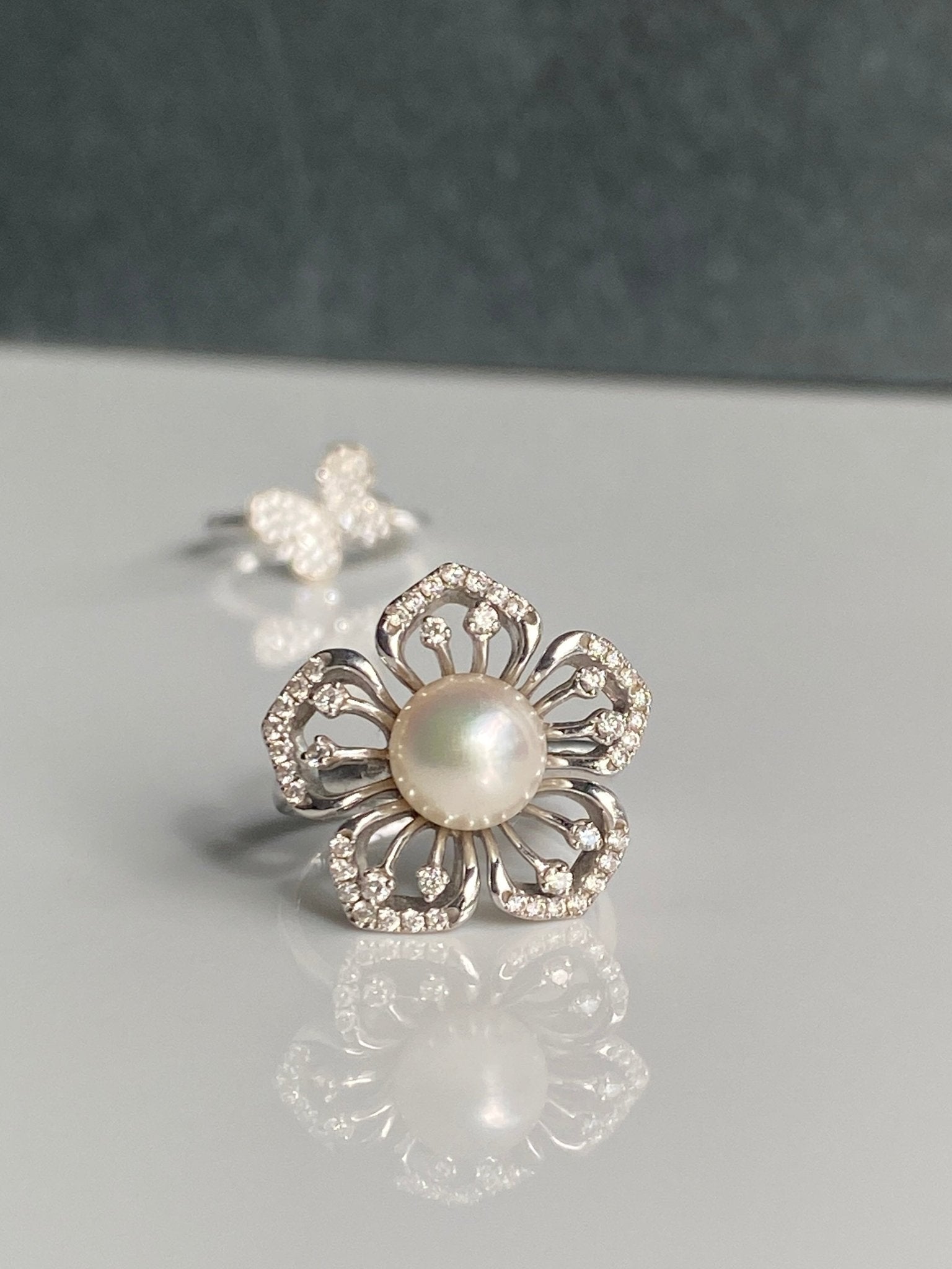 18ct Pearl & Diamond Flower Ring