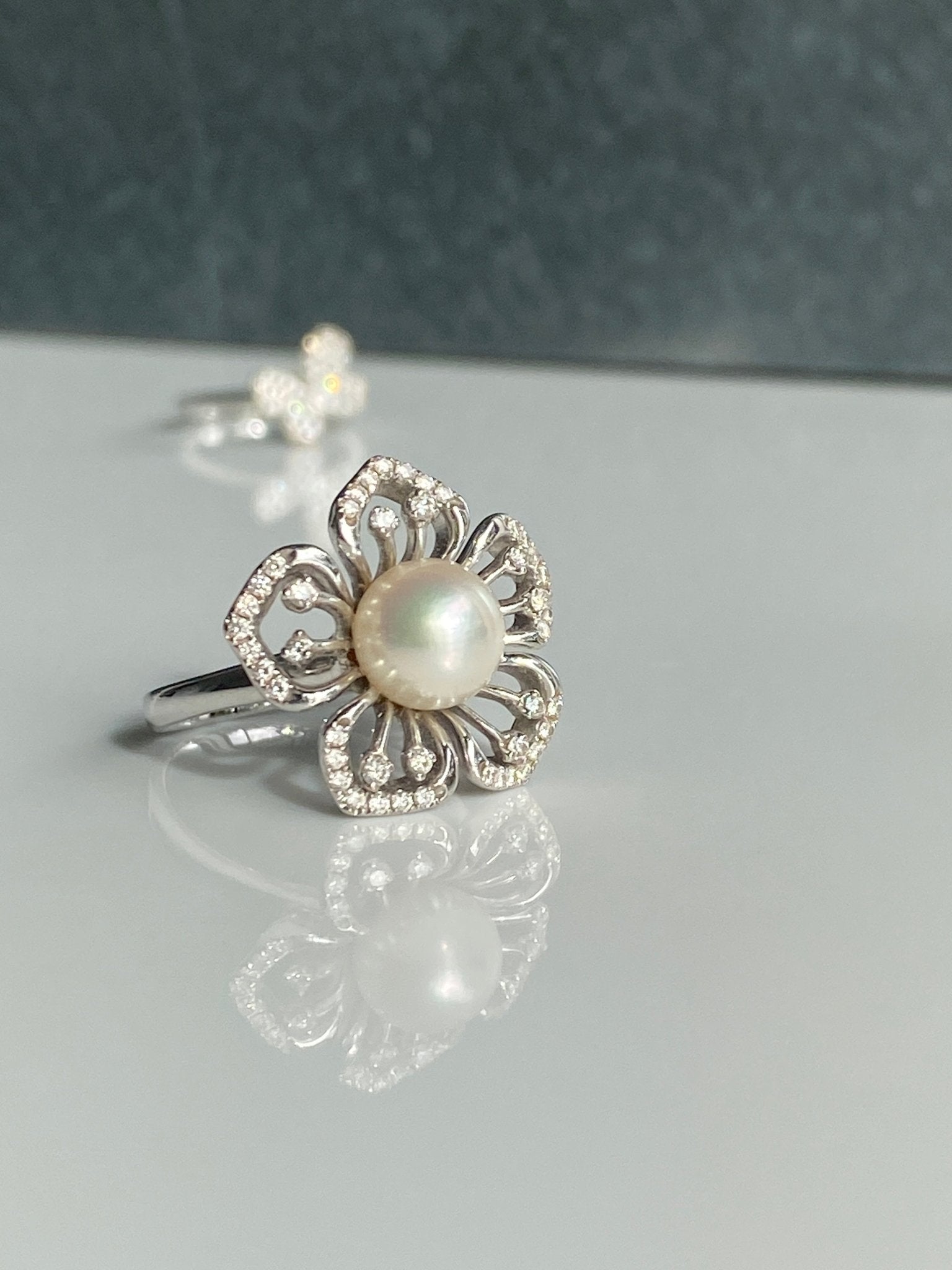 18ct Pearl & Diamond Flower Ring