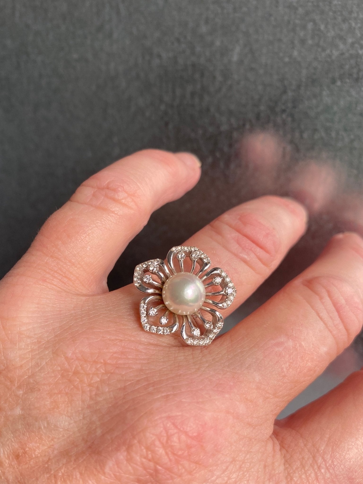 18ct Pearl & Diamond Flower Ring