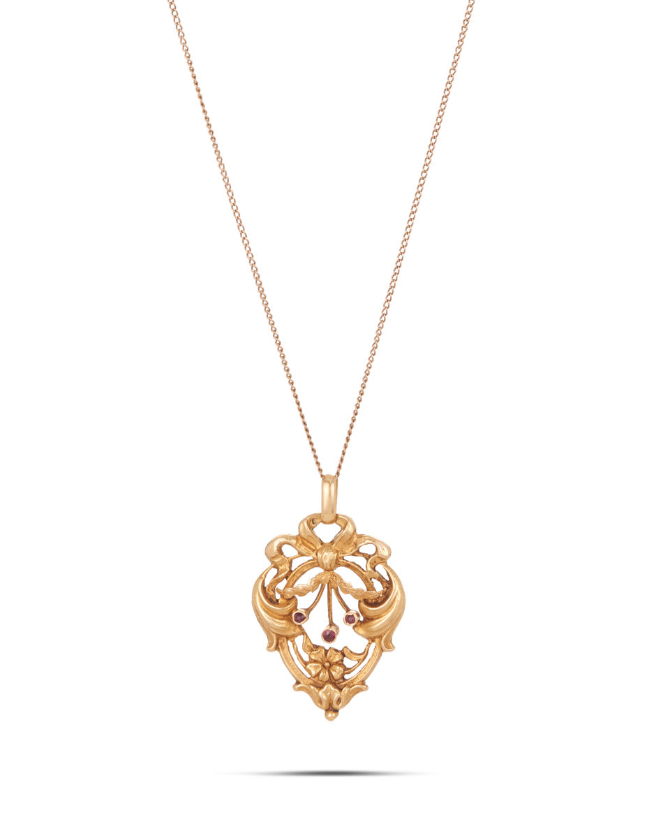 Edwardian Gold and Ruby 18ct yellow gold Pendant