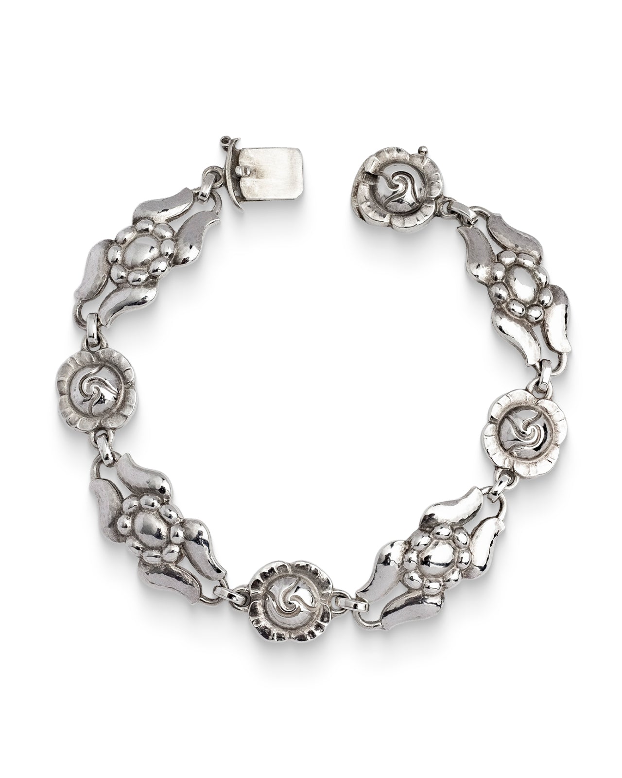 Authentic Georg Jensen No. 18 vintage sterling silver bracelet, c.1940–1950. Rare 'Georg Jensen & Wendel' hallmark, original 1913 floral link design.