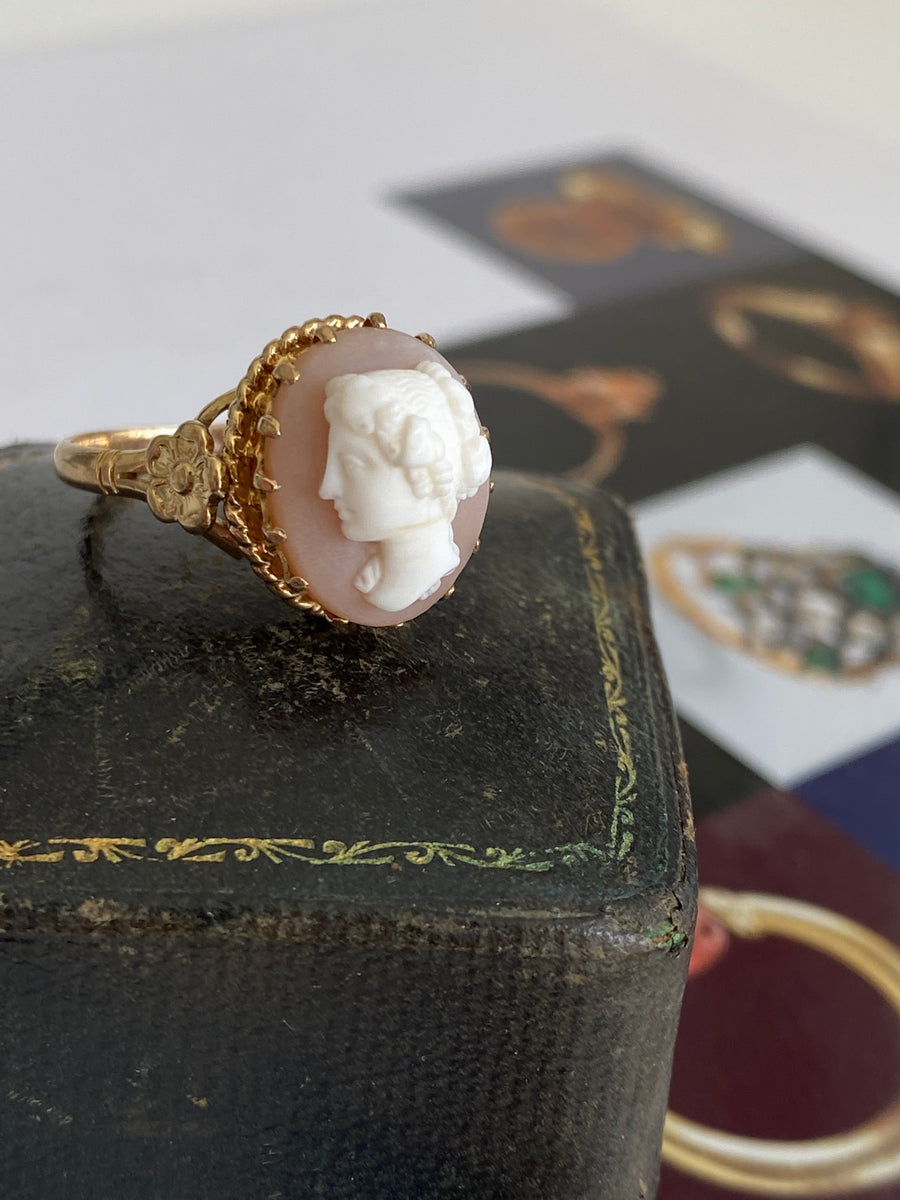 Avon hot sale cameo ring