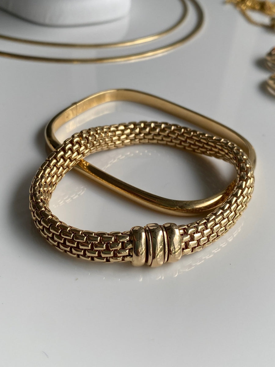 Gold Hoop Bangle – Sedgwicks Jewellery