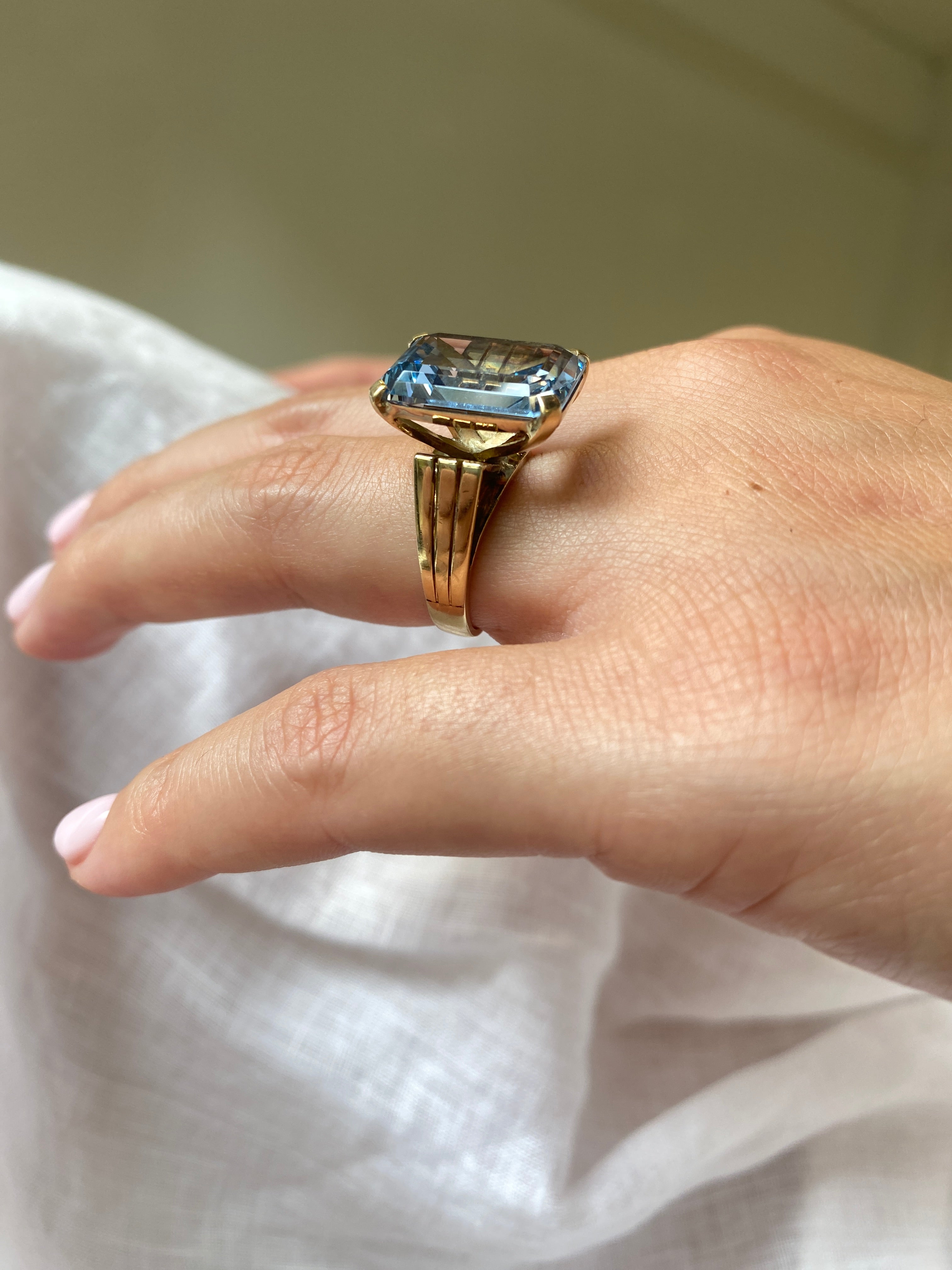 14k Mid-Century Syn Spinel Cocktail Ring, 1960s