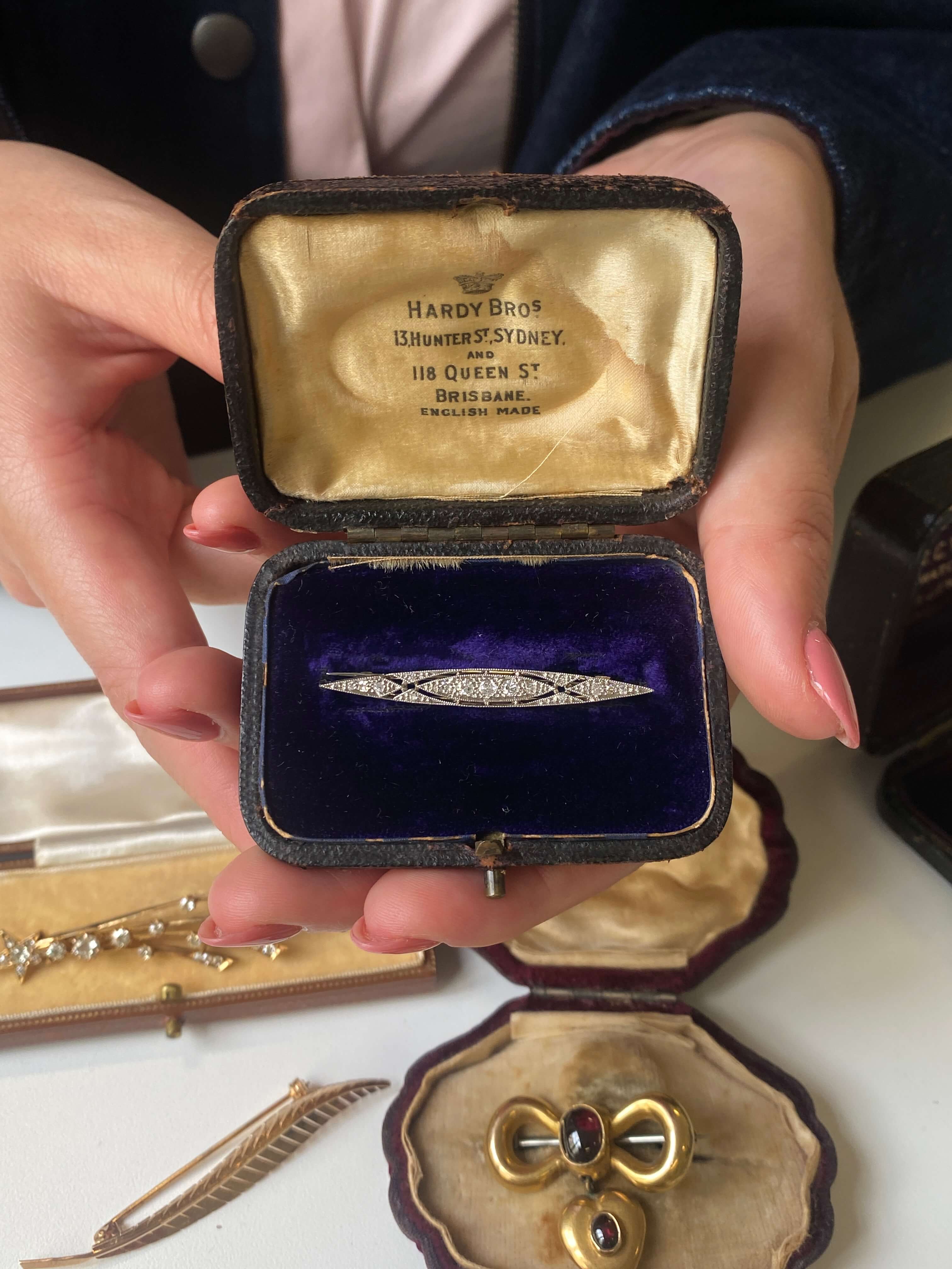 Antique Diamond Bar Brooch in 18ct white gold 