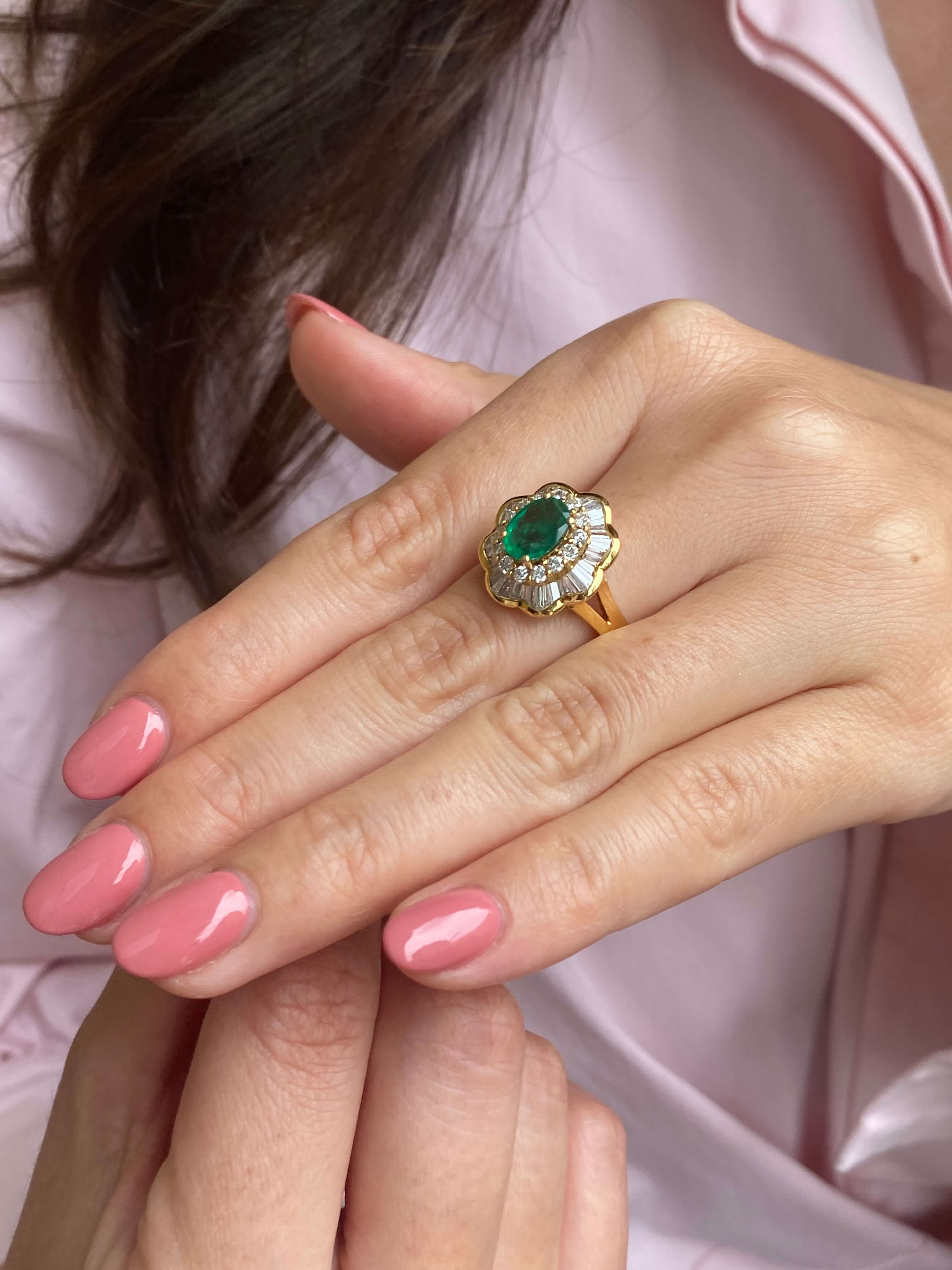 Fine Emerald & Diamond Ballerina Ring, 18ct yellow gold