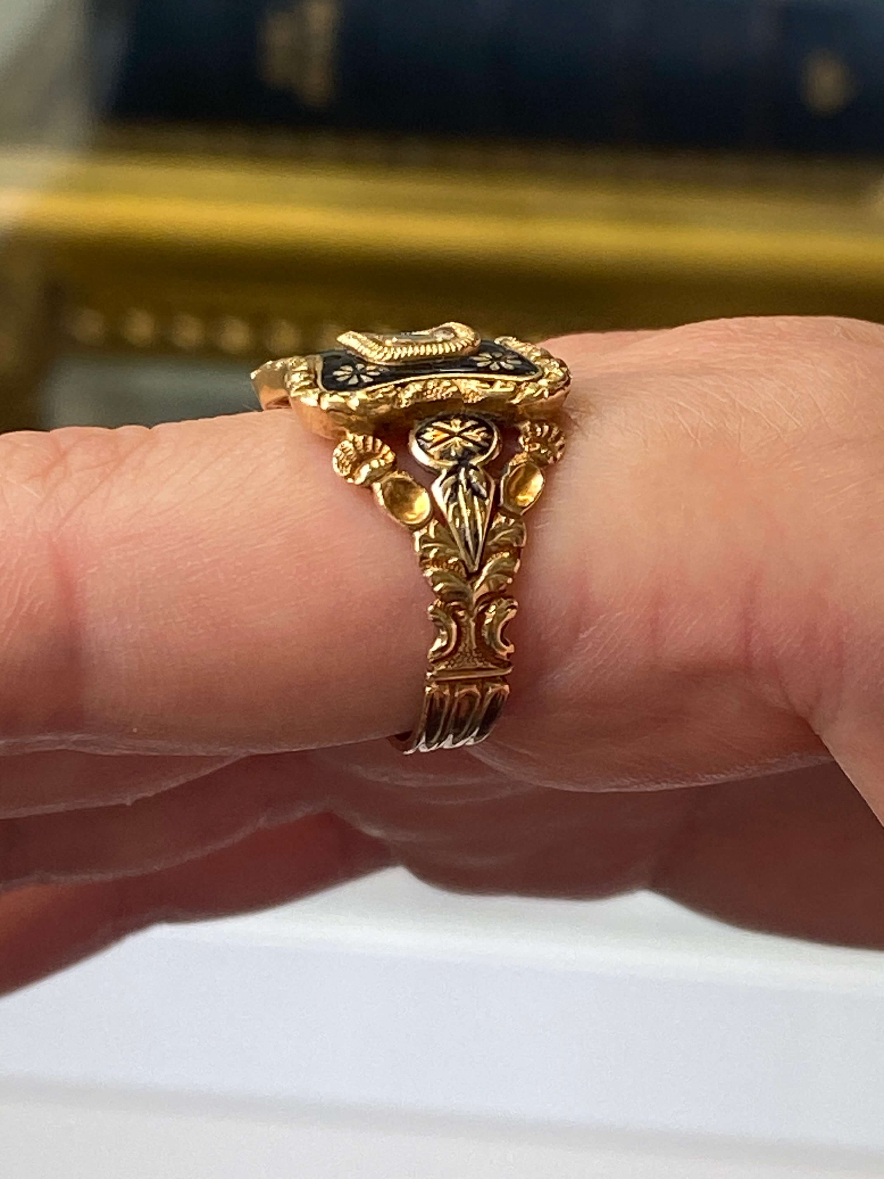 Fine Antique Georgian Mourning Ring, dated 1826. 18ct yellow gold and black enamel