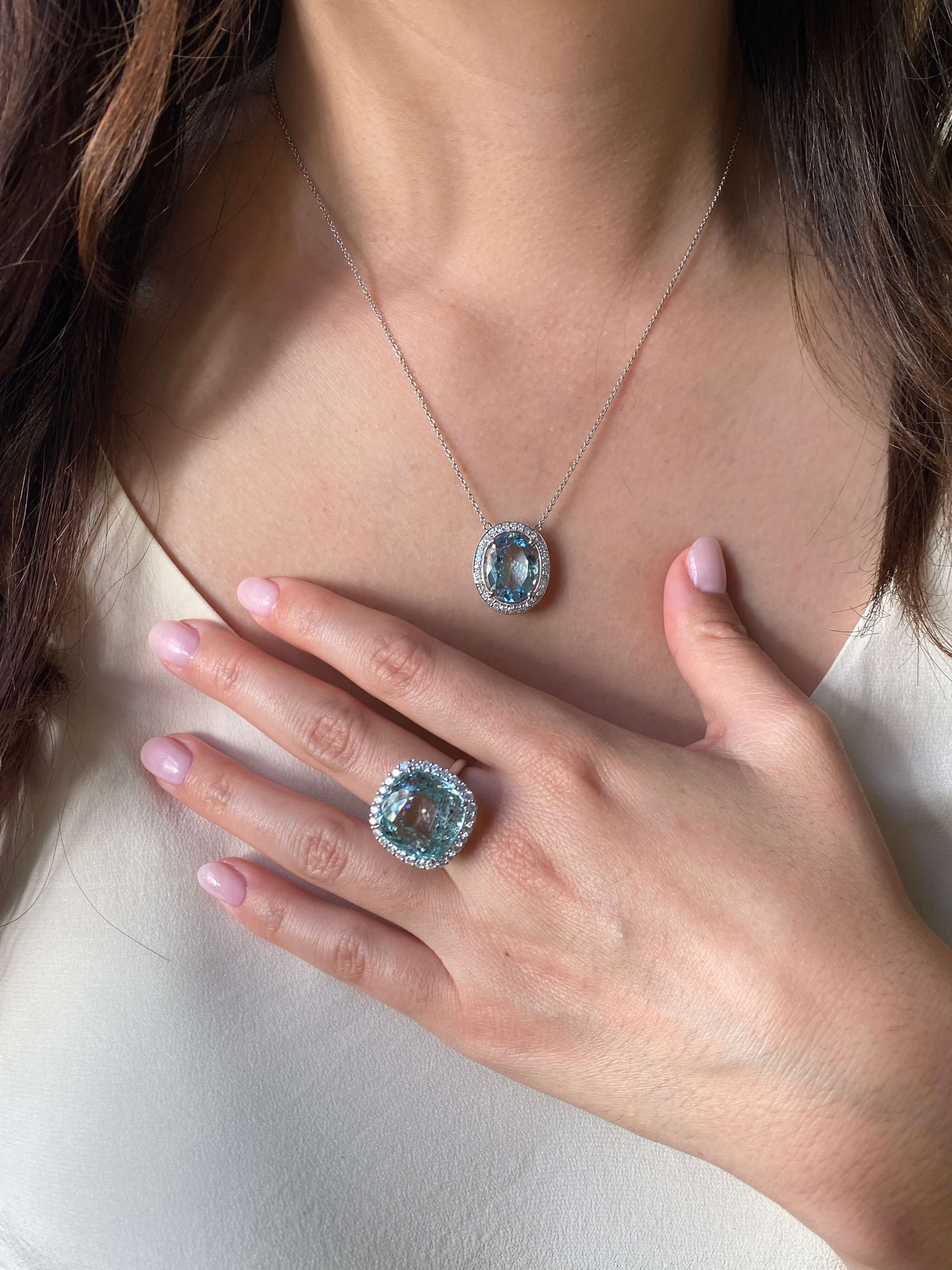 Modern 6.70 carat Aquamarine & Diamond Pendant in 18ct white gold