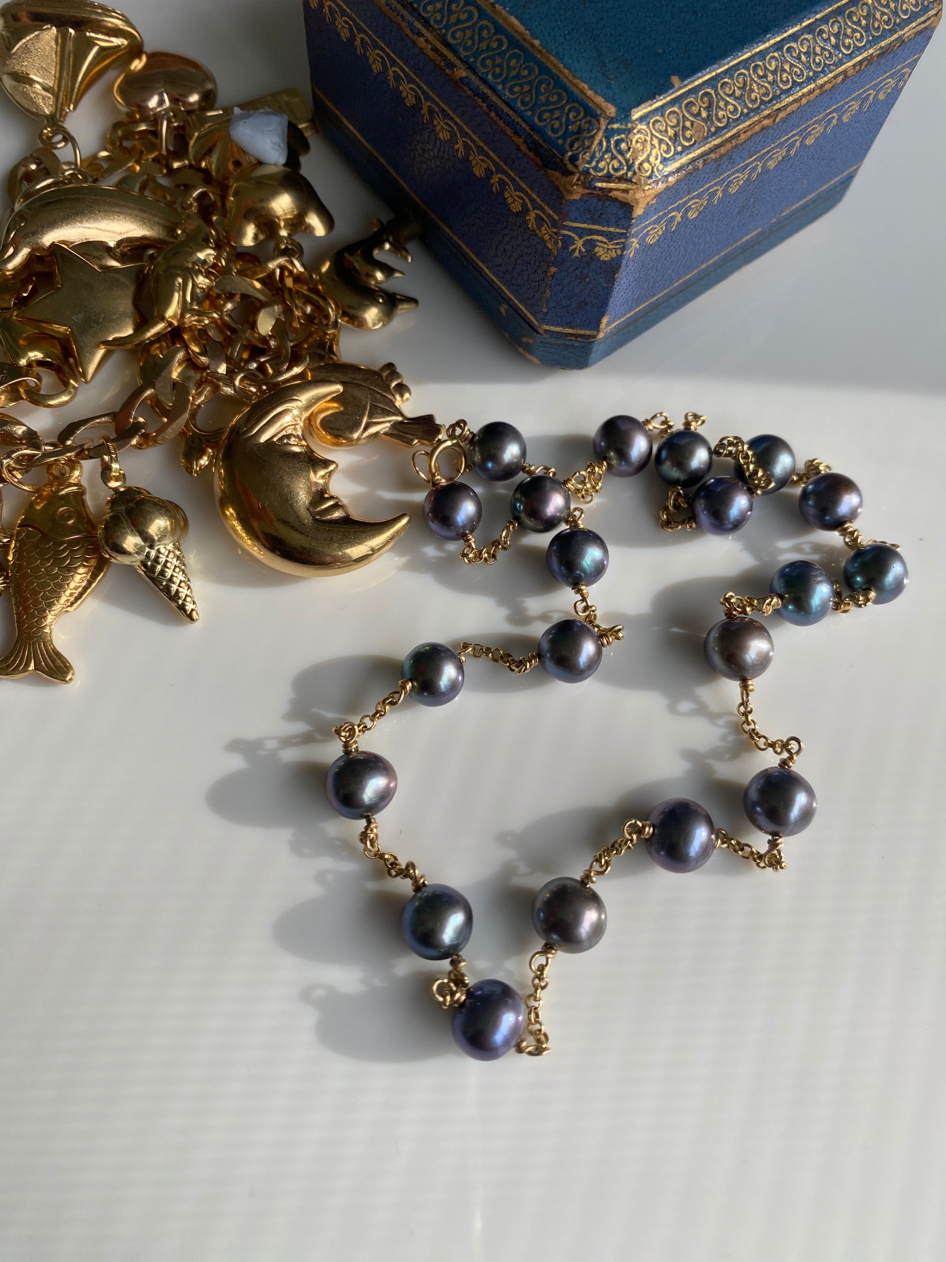 Vintage 14ct Gold and Black Pearl Necklace.