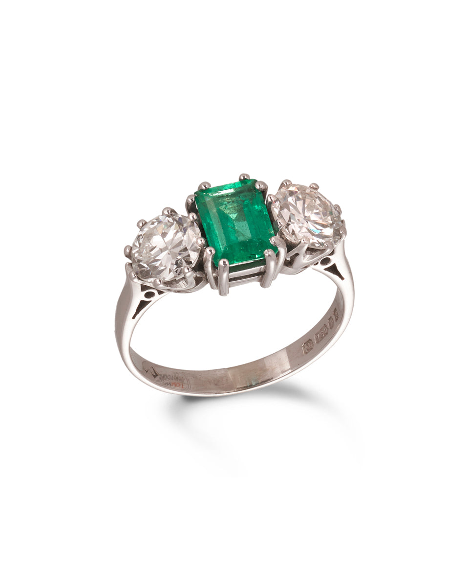 Fine Emerald & Diamond Ring