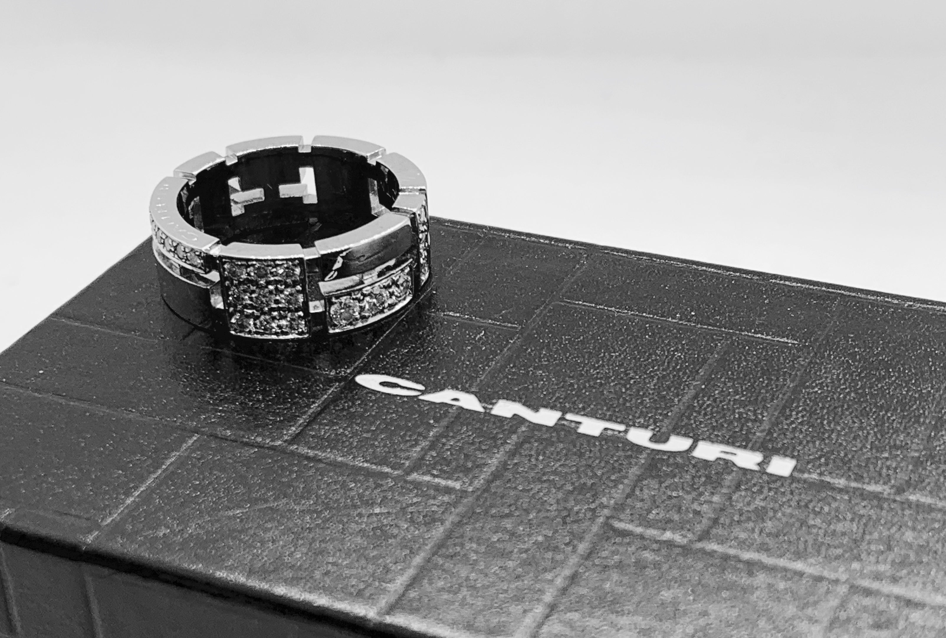 Diamond 'Cubisim' band ring, Canturi
