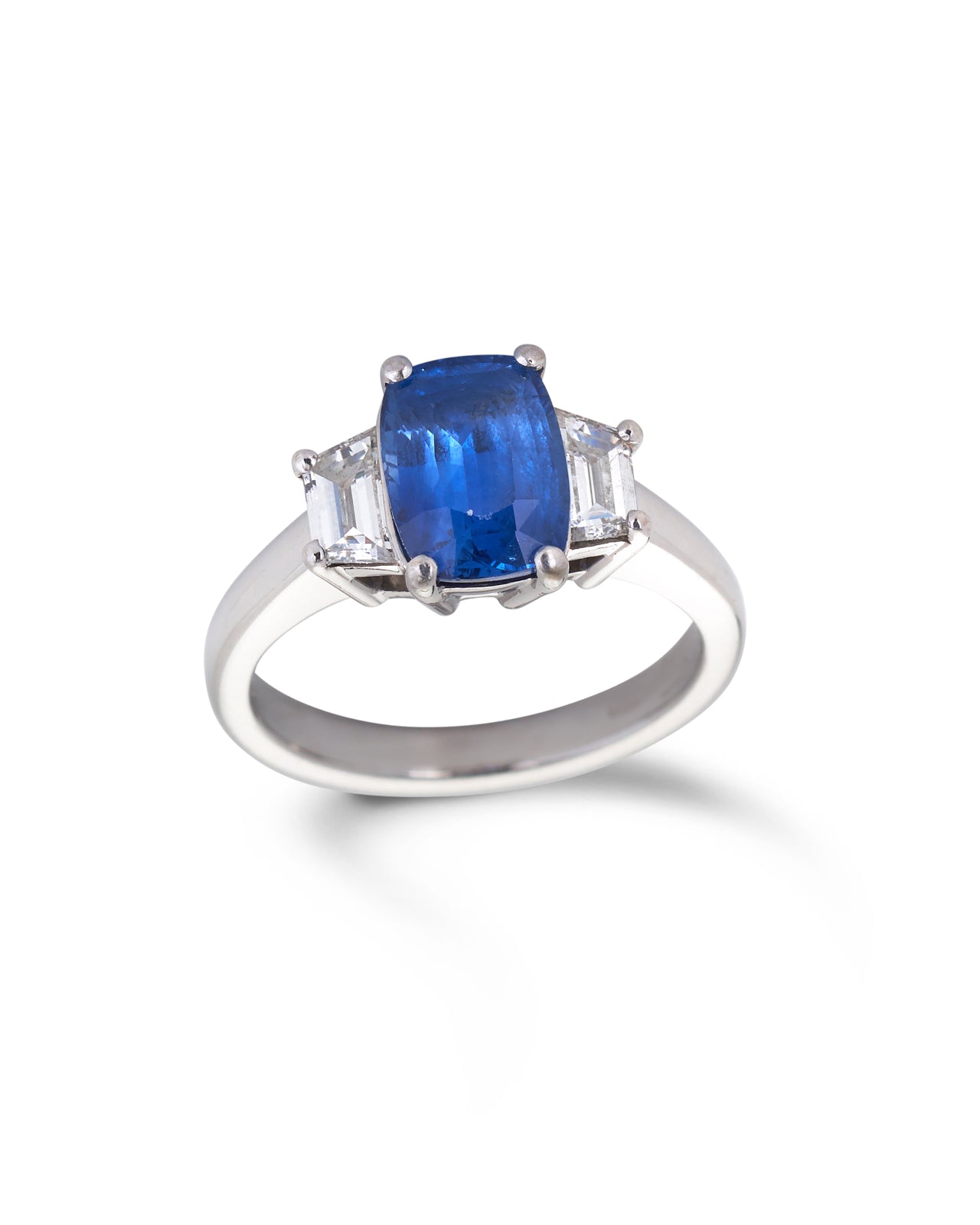 Fine Ceylonese Sapphire & Diamond Ring